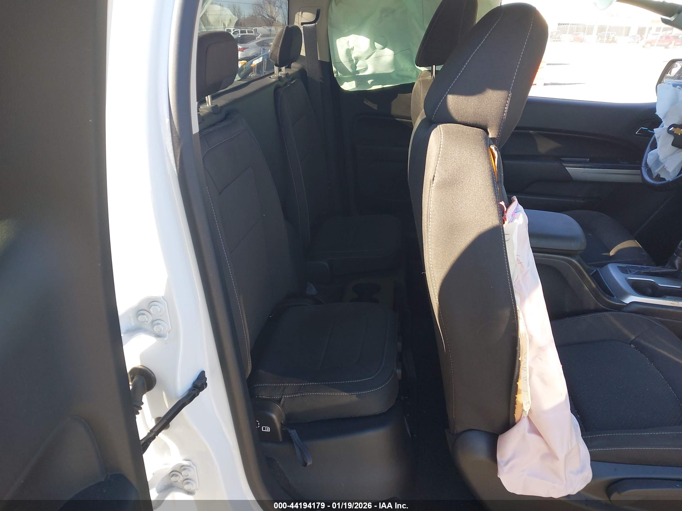 CHEVROLET COLORADO image 8