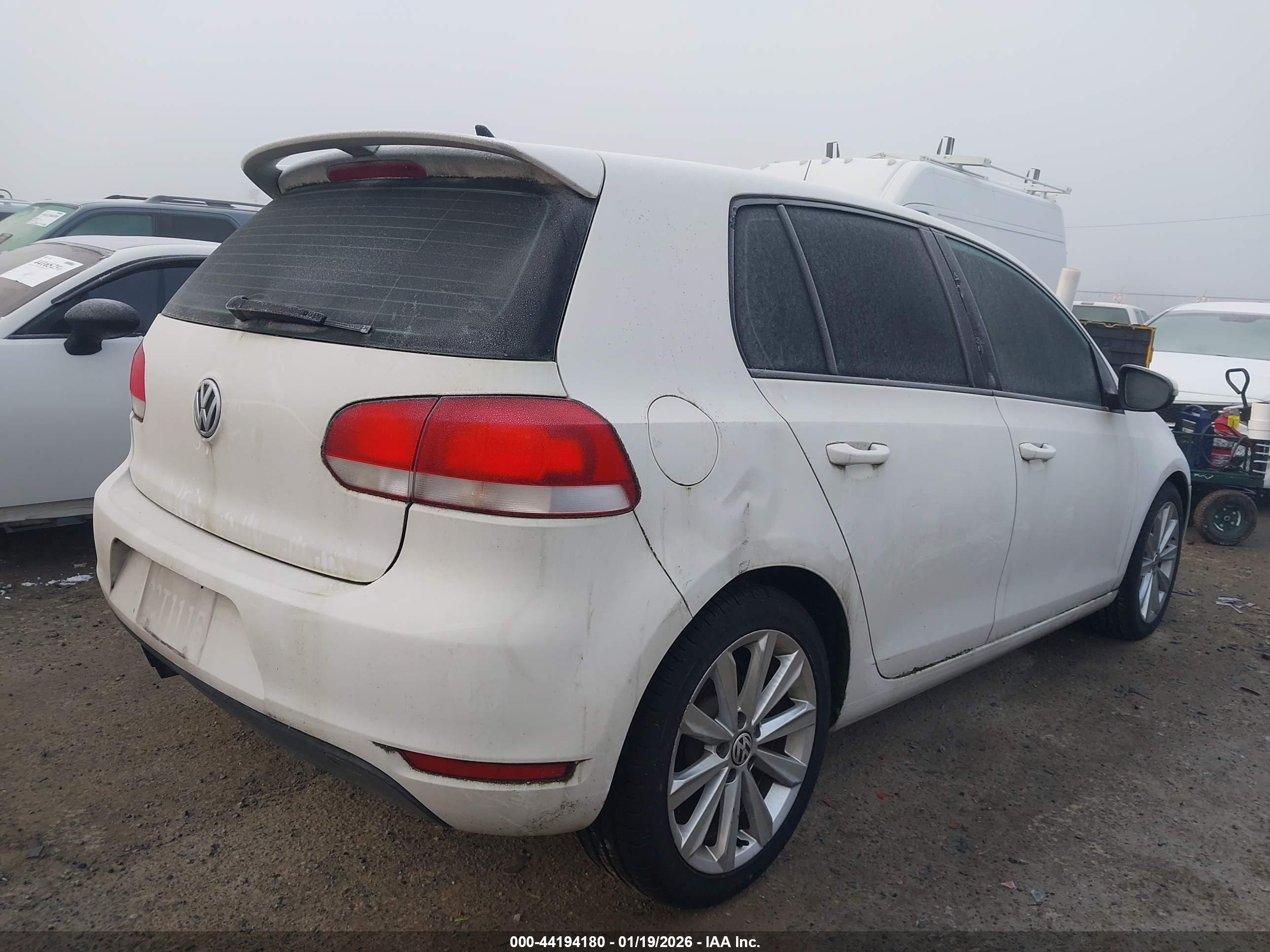 VOLKSWAGEN GOLF image 4