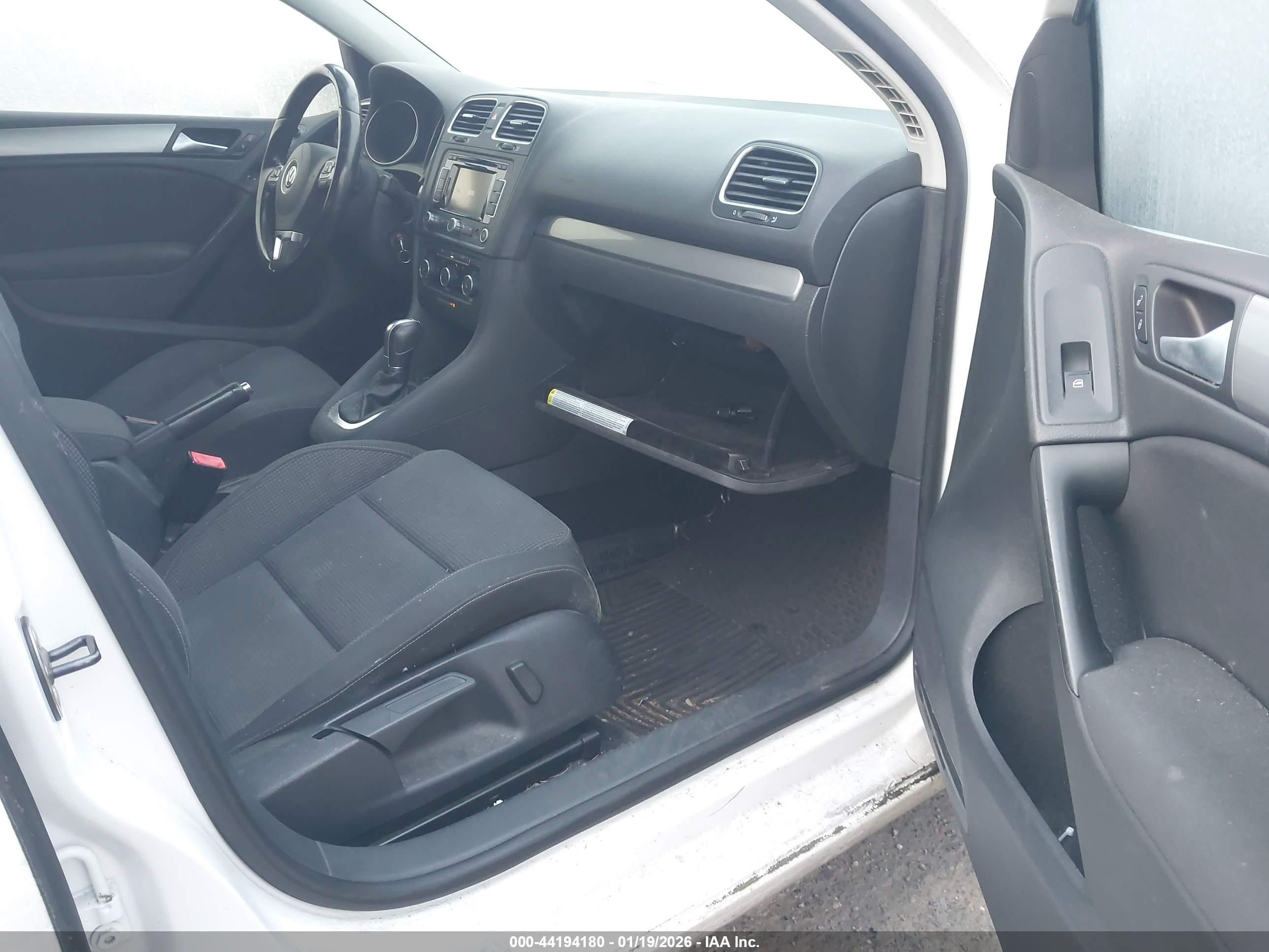 VOLKSWAGEN GOLF image 5
