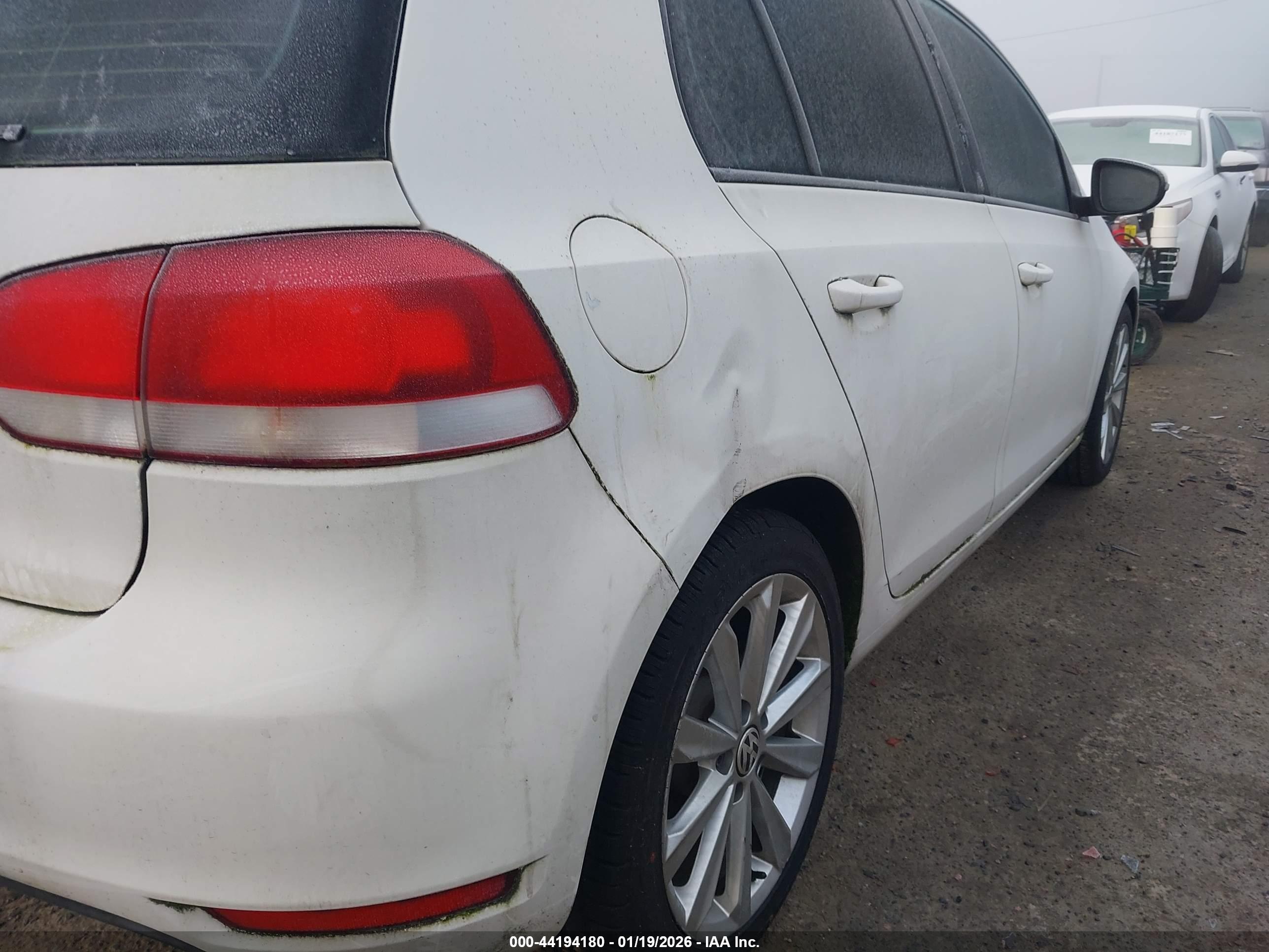 VOLKSWAGEN GOLF image 6