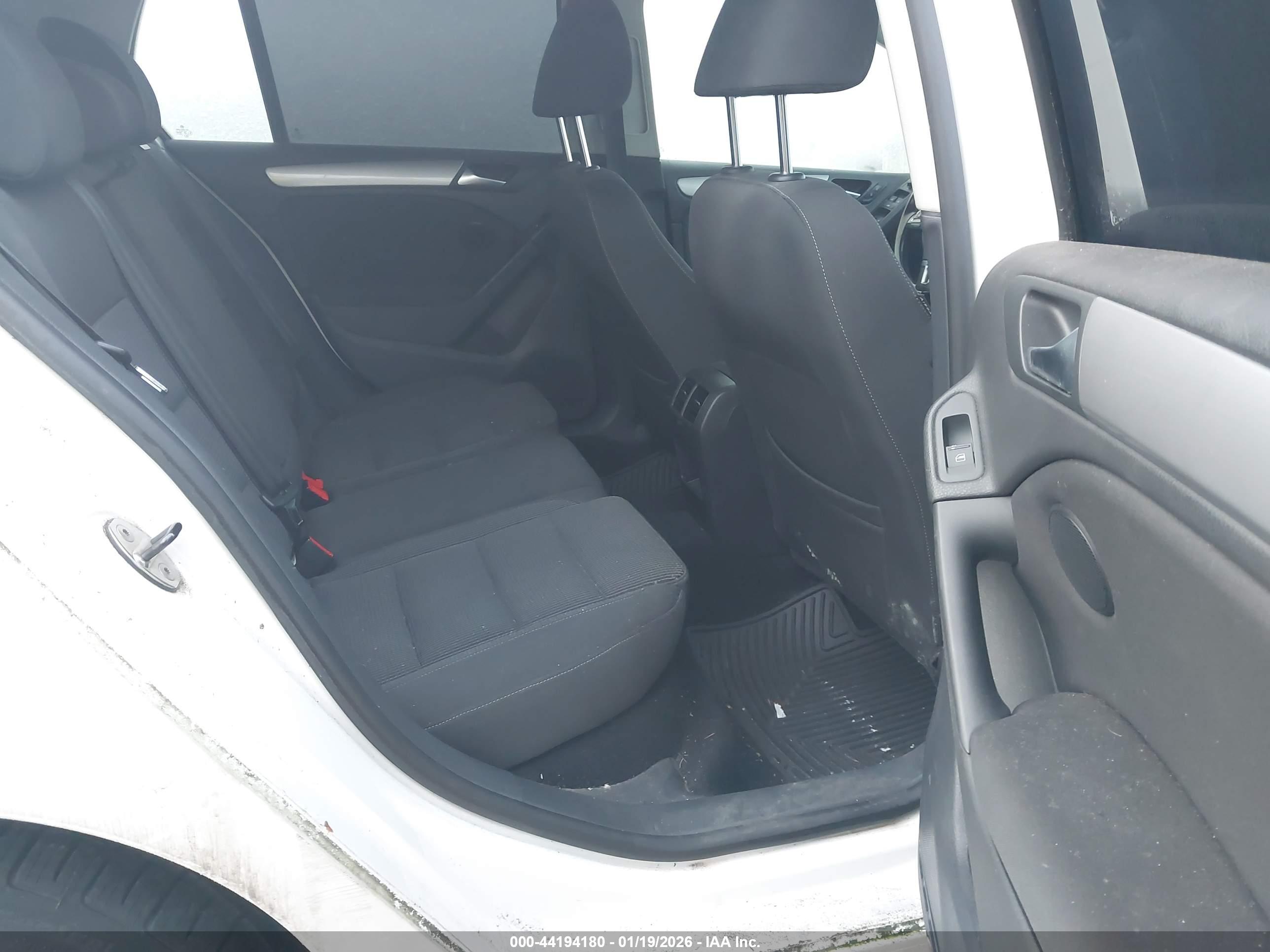 VOLKSWAGEN GOLF image 8