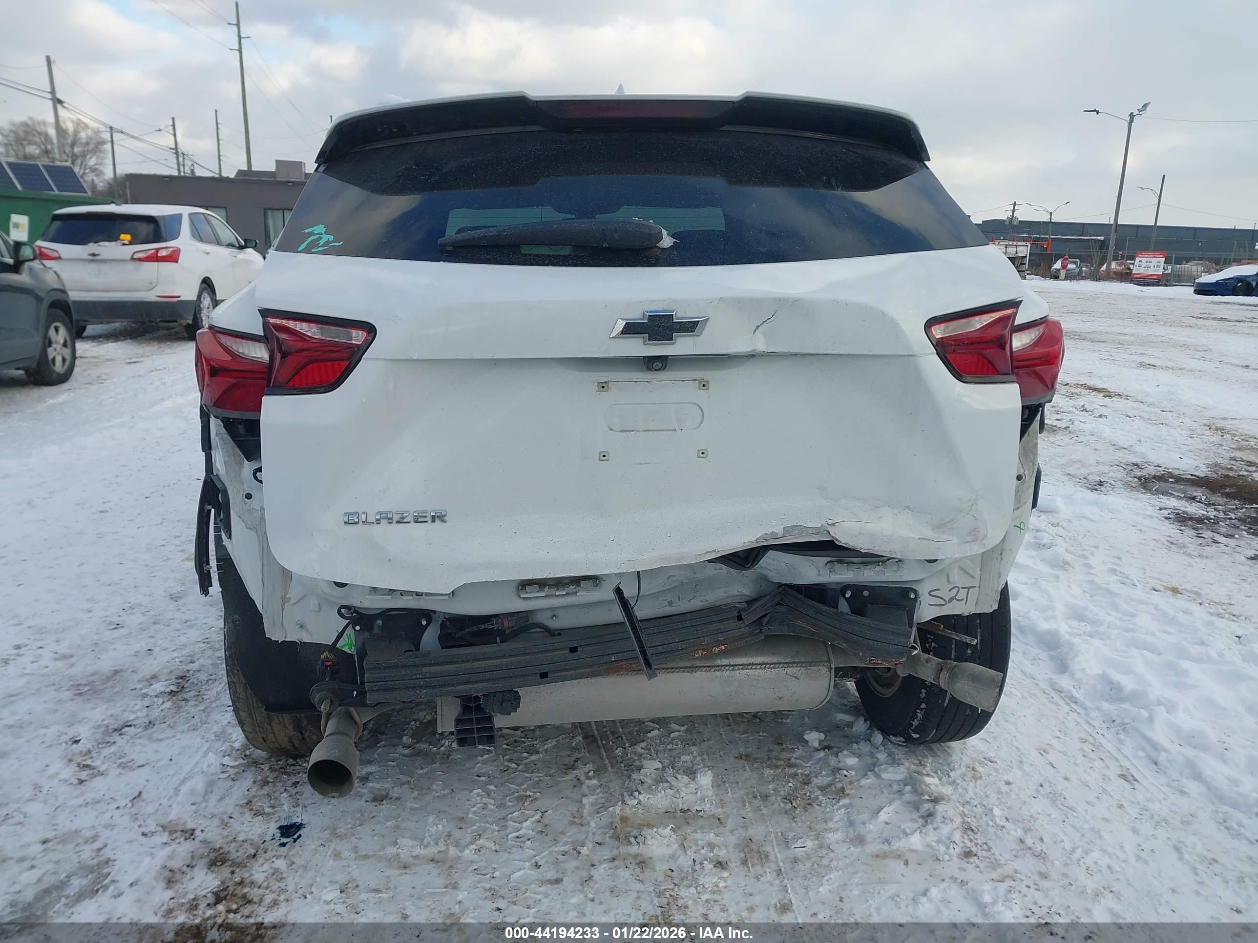 CHEVROLET BLAZER image 6