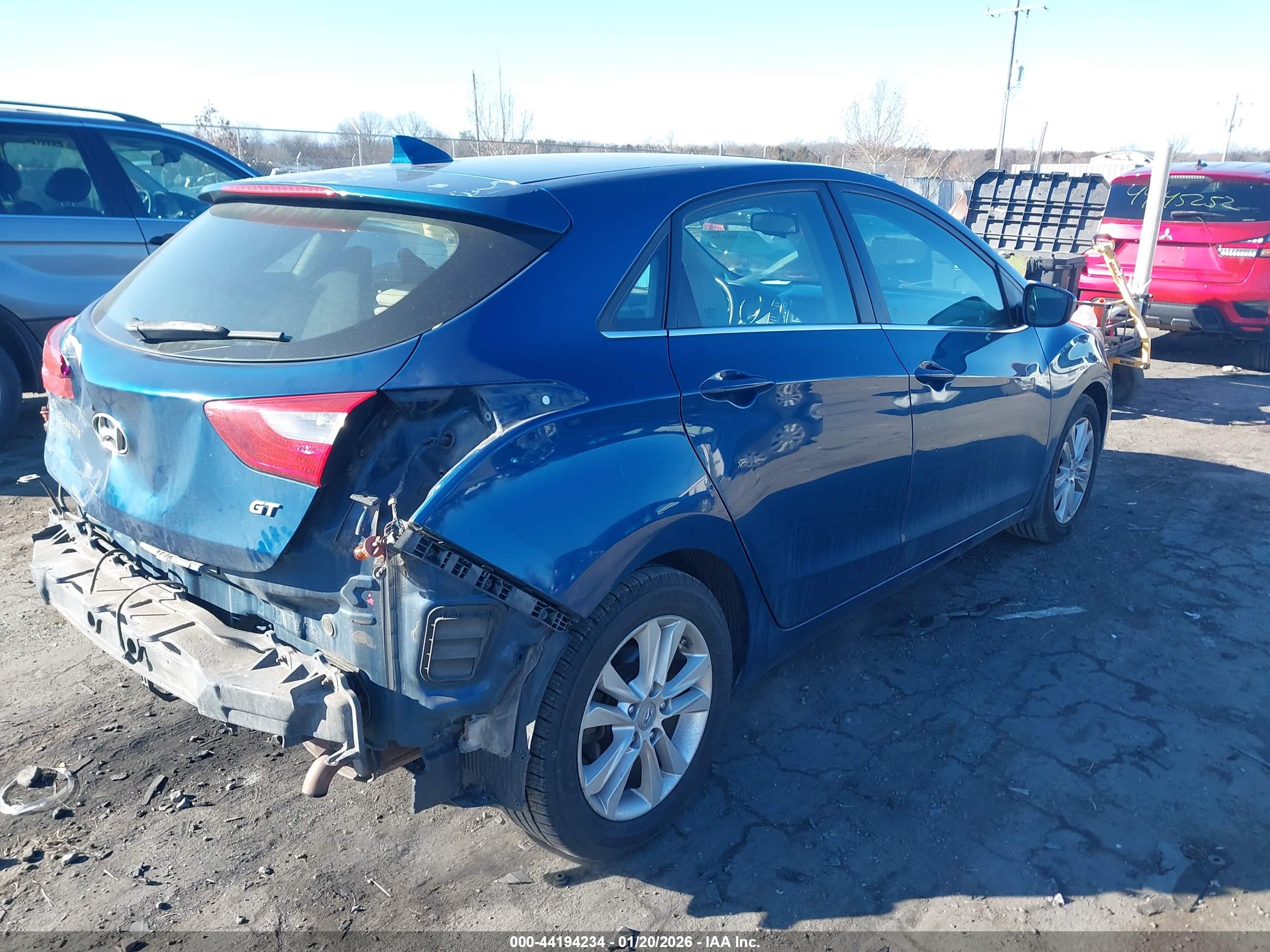 HYUNDAI ELANTRA image 4