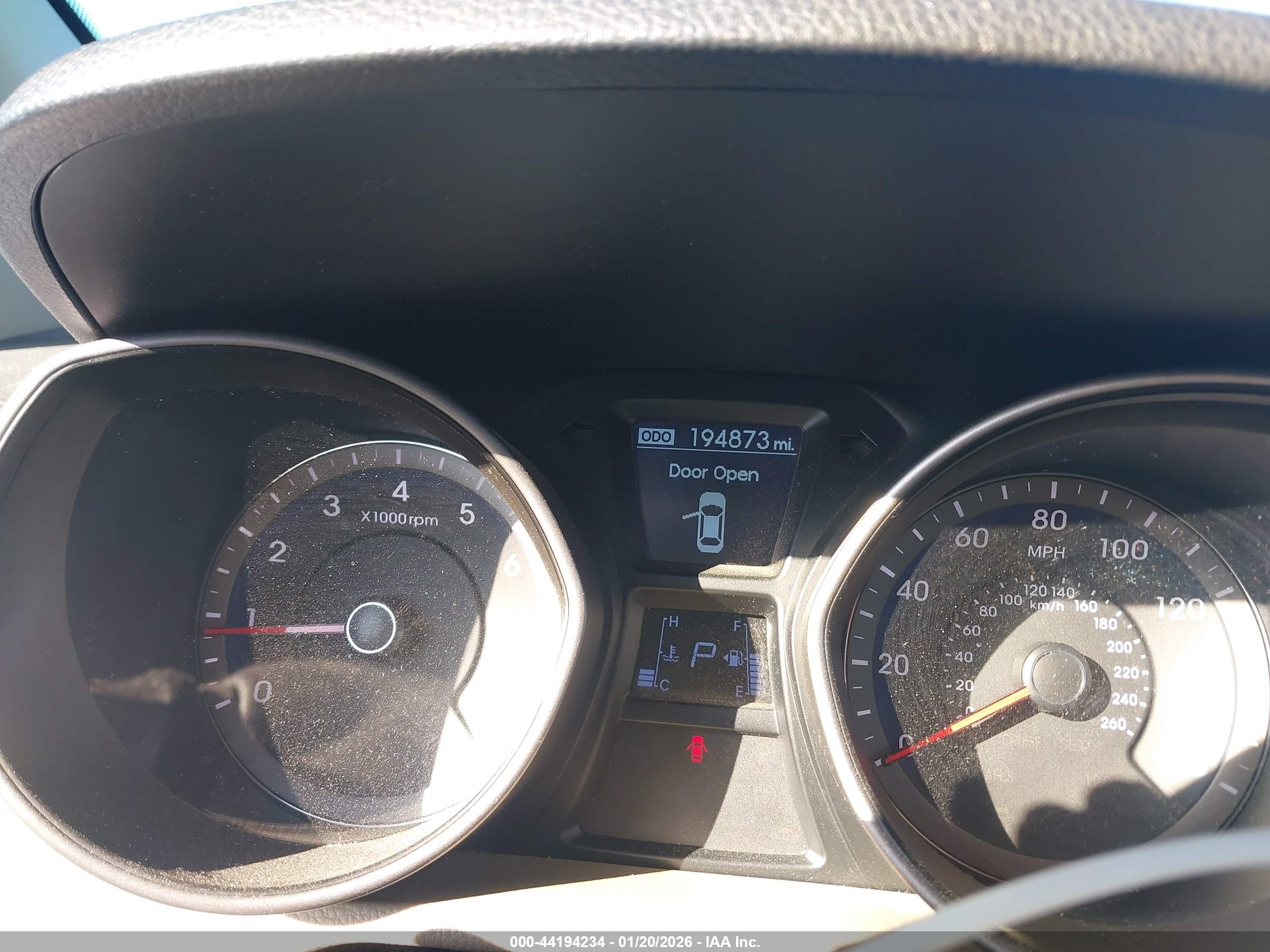 HYUNDAI ELANTRA image 7