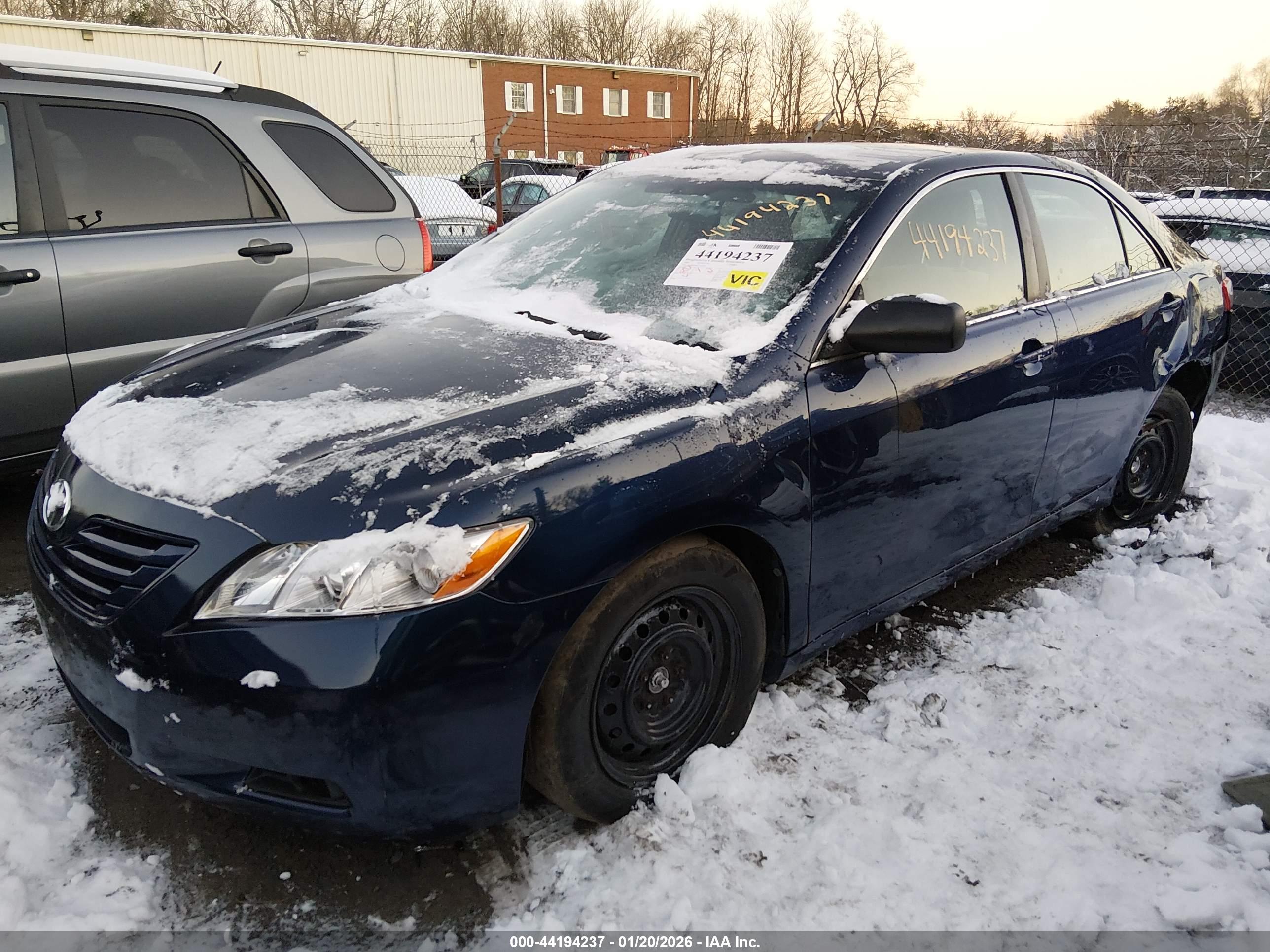 TOYOTA CAMRY image 2
