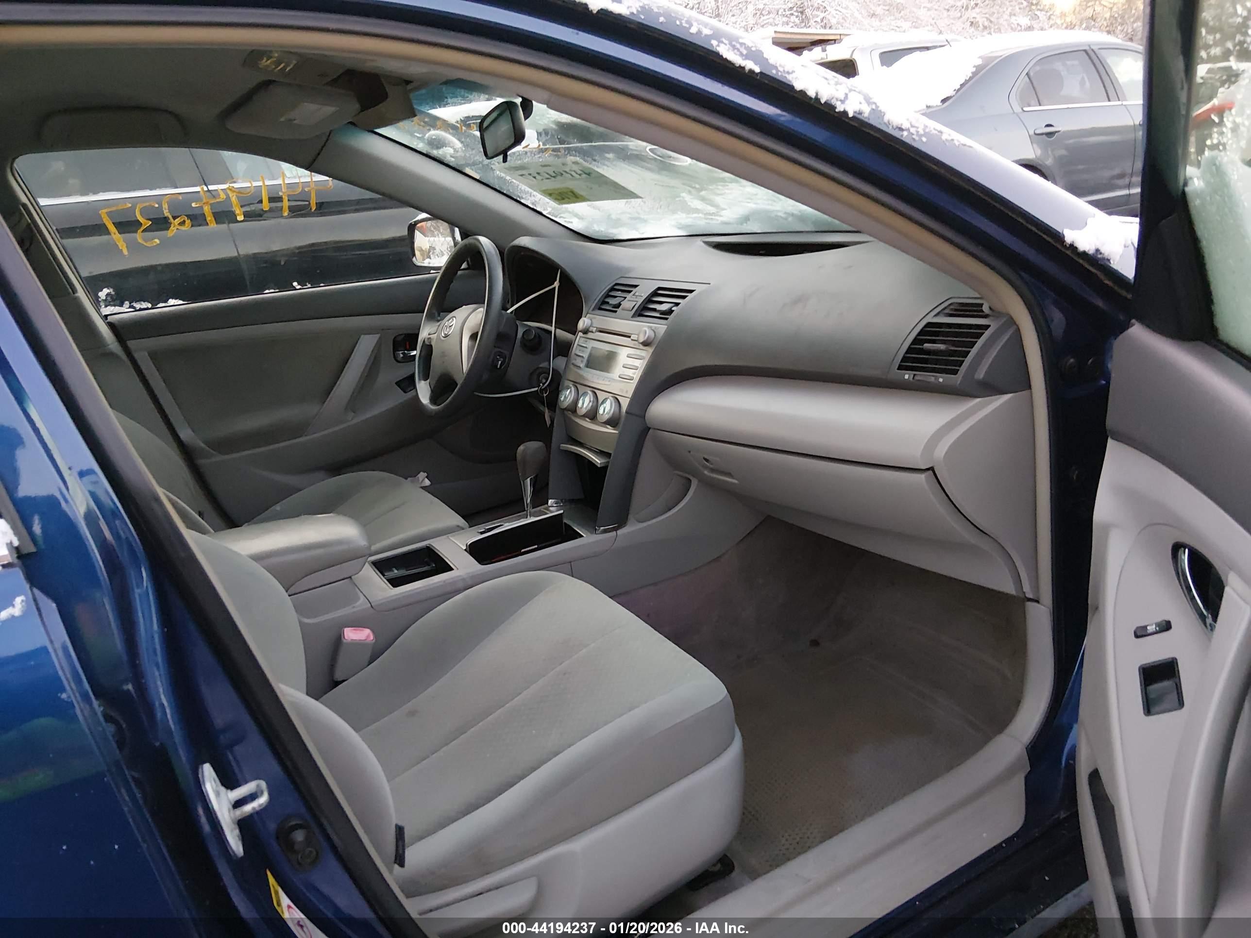 TOYOTA CAMRY image 5