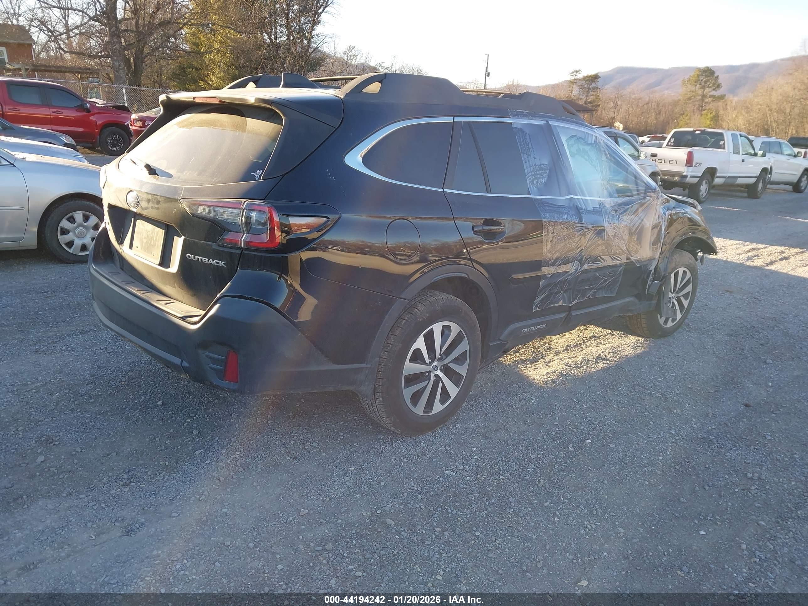SUBARU OUTBACK image 4