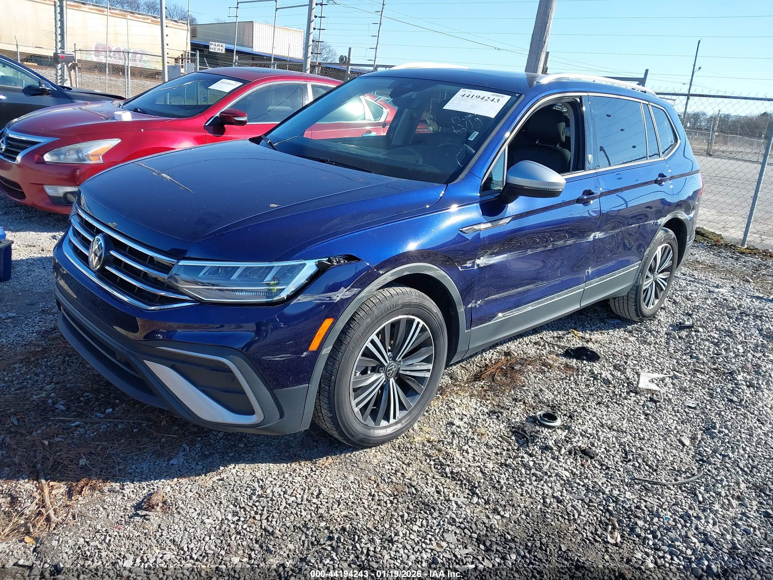 VOLKSWAGEN TIGUAN image 2