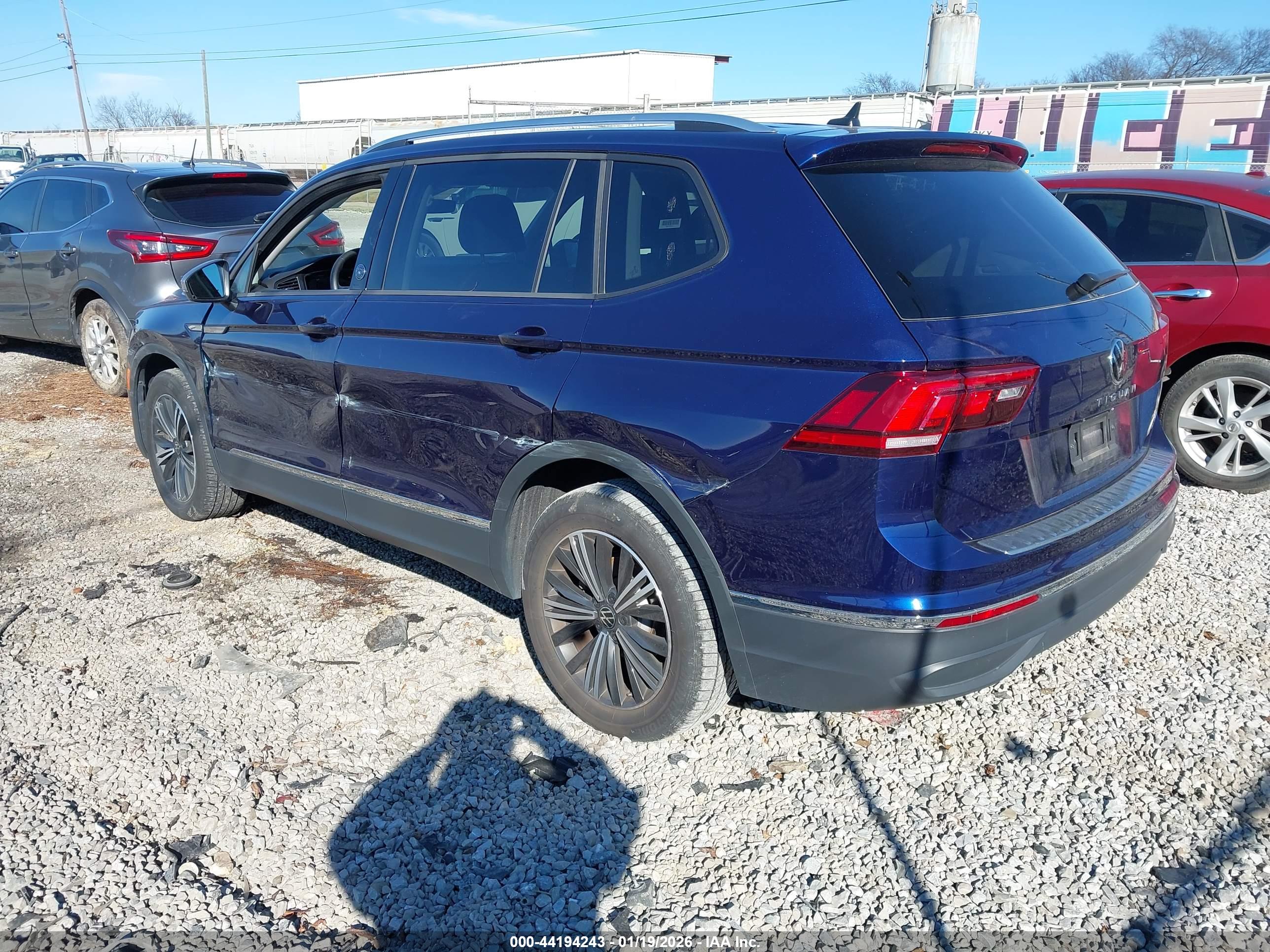 VOLKSWAGEN TIGUAN image 3