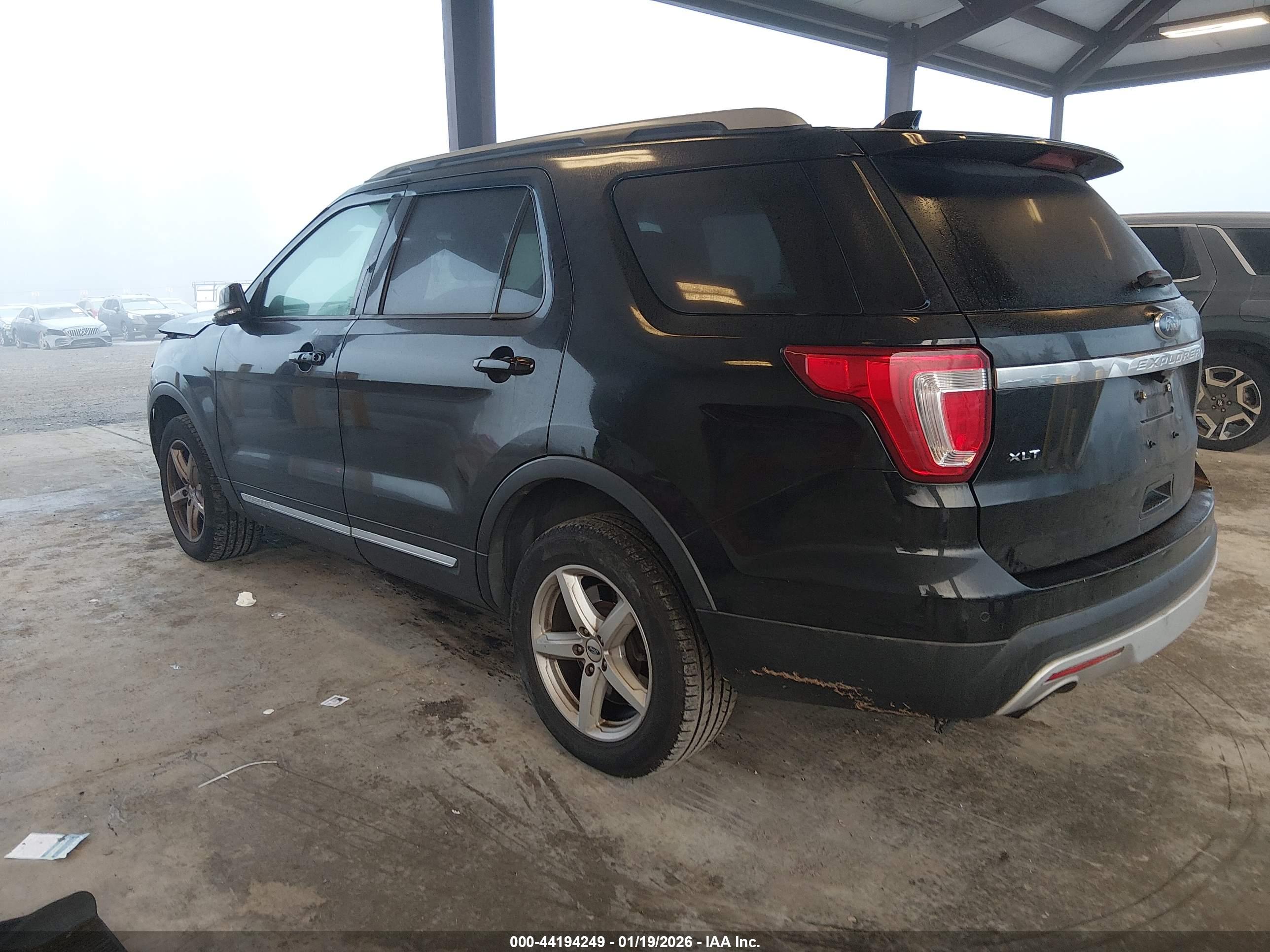 FORD EXPLORER image 3