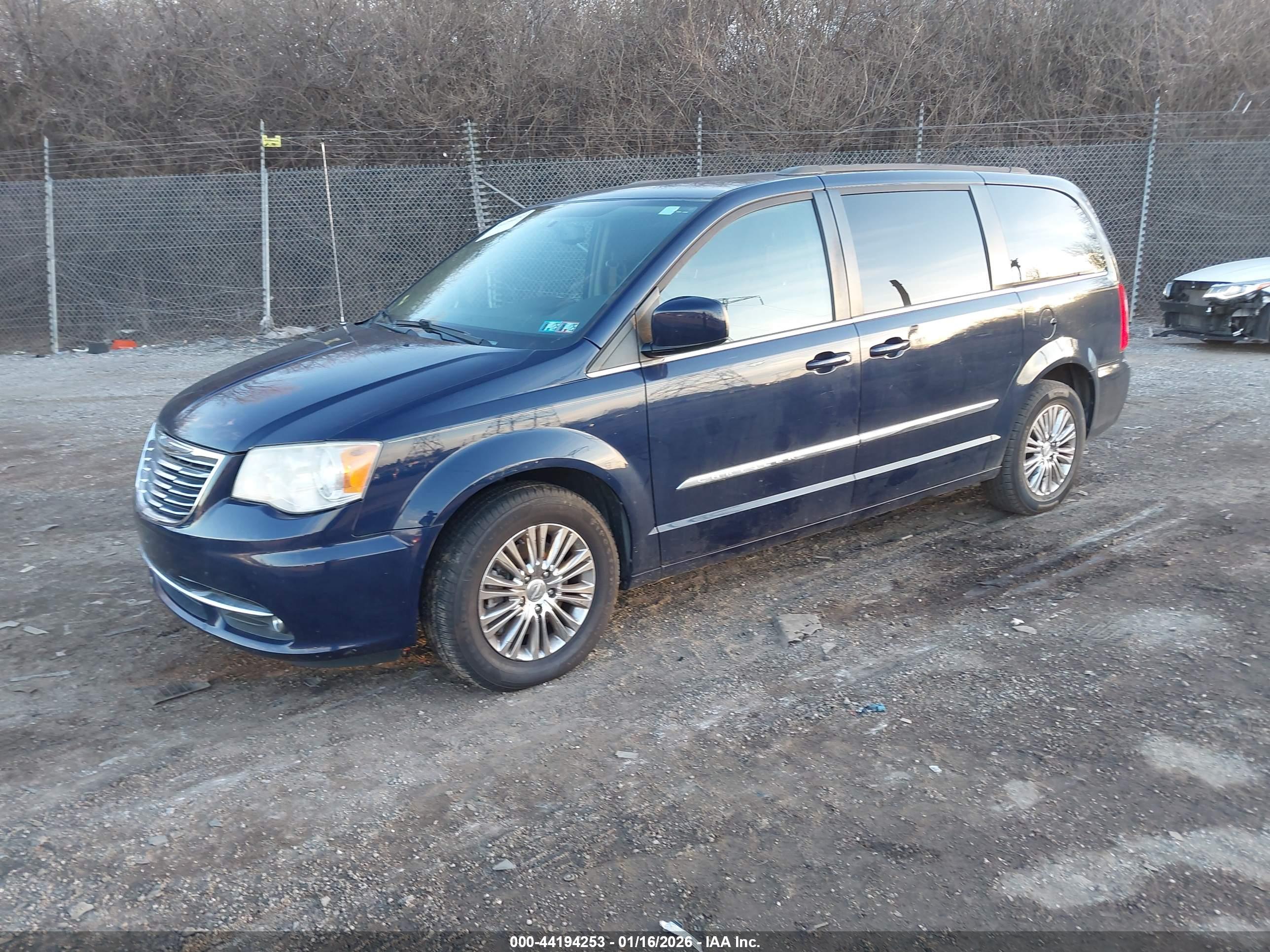 CHRYSLER TOWN image 2