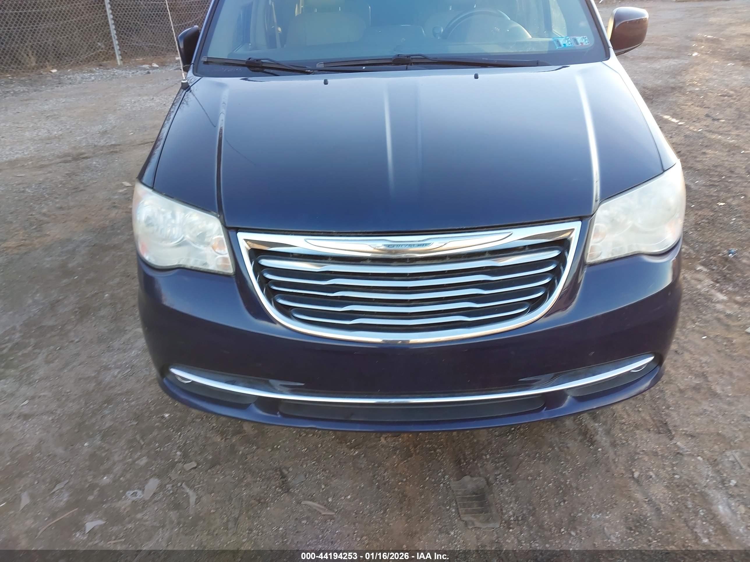 CHRYSLER TOWN image 6