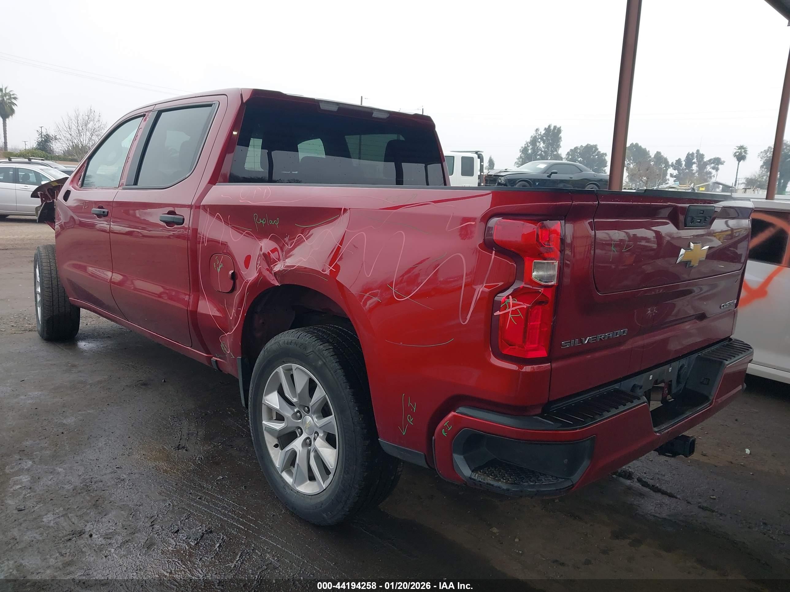 CHEVROLET SILVERADO image 3