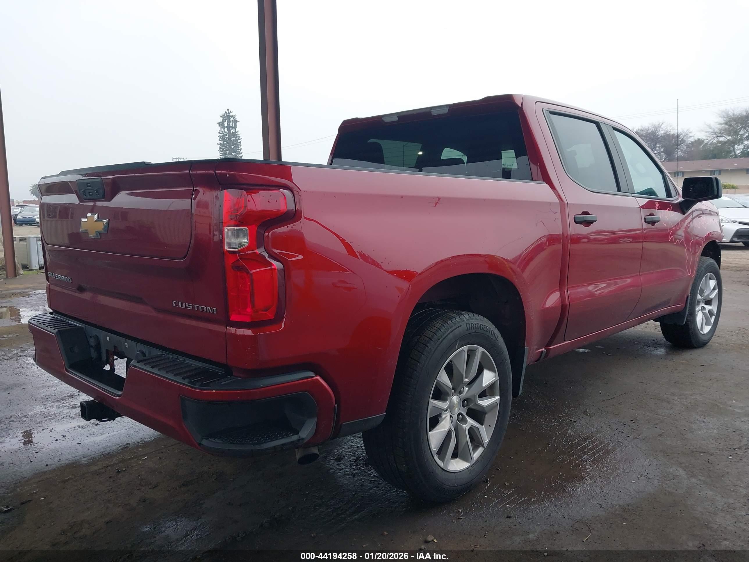 CHEVROLET SILVERADO image 4