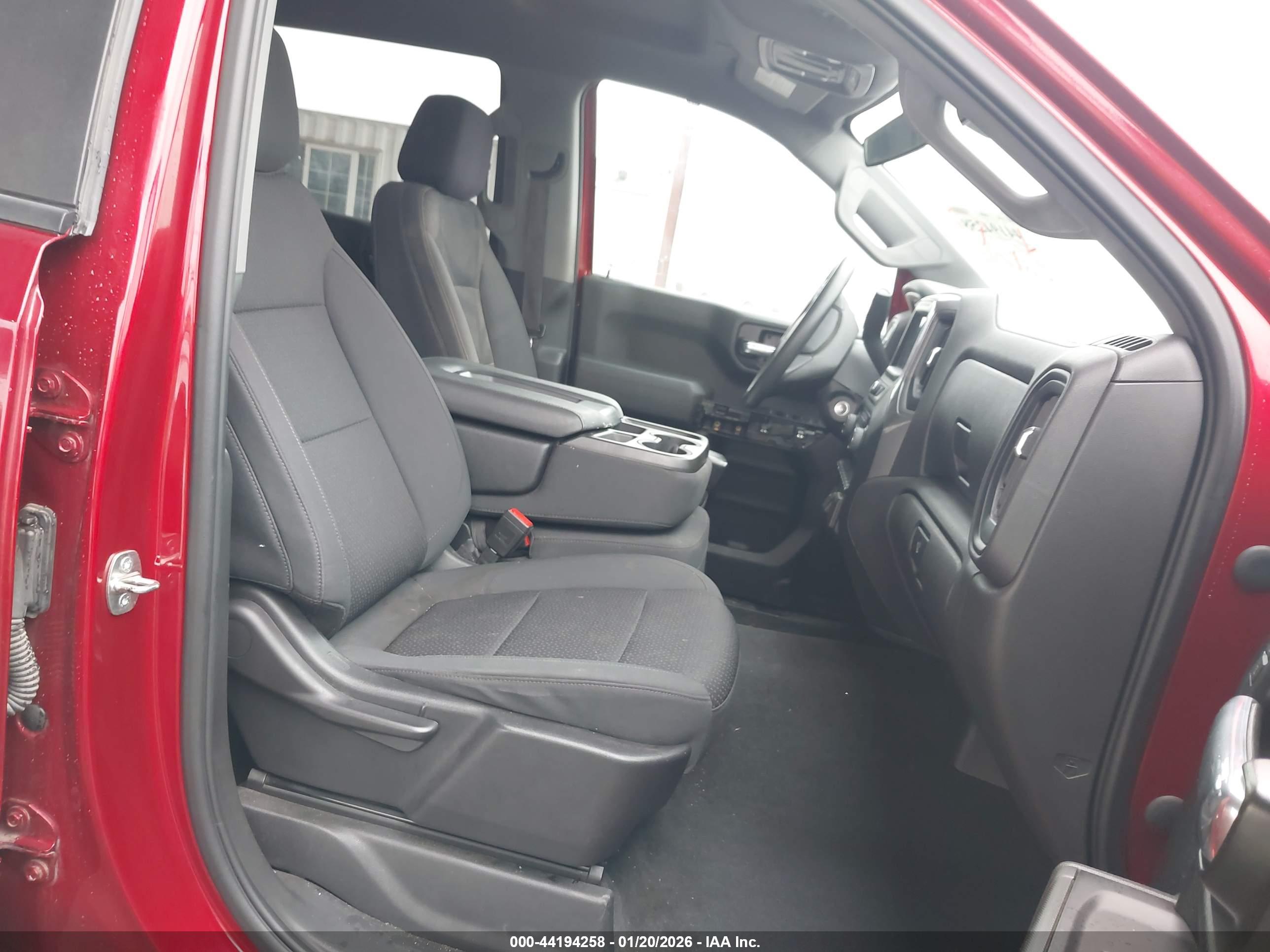 CHEVROLET SILVERADO image 5