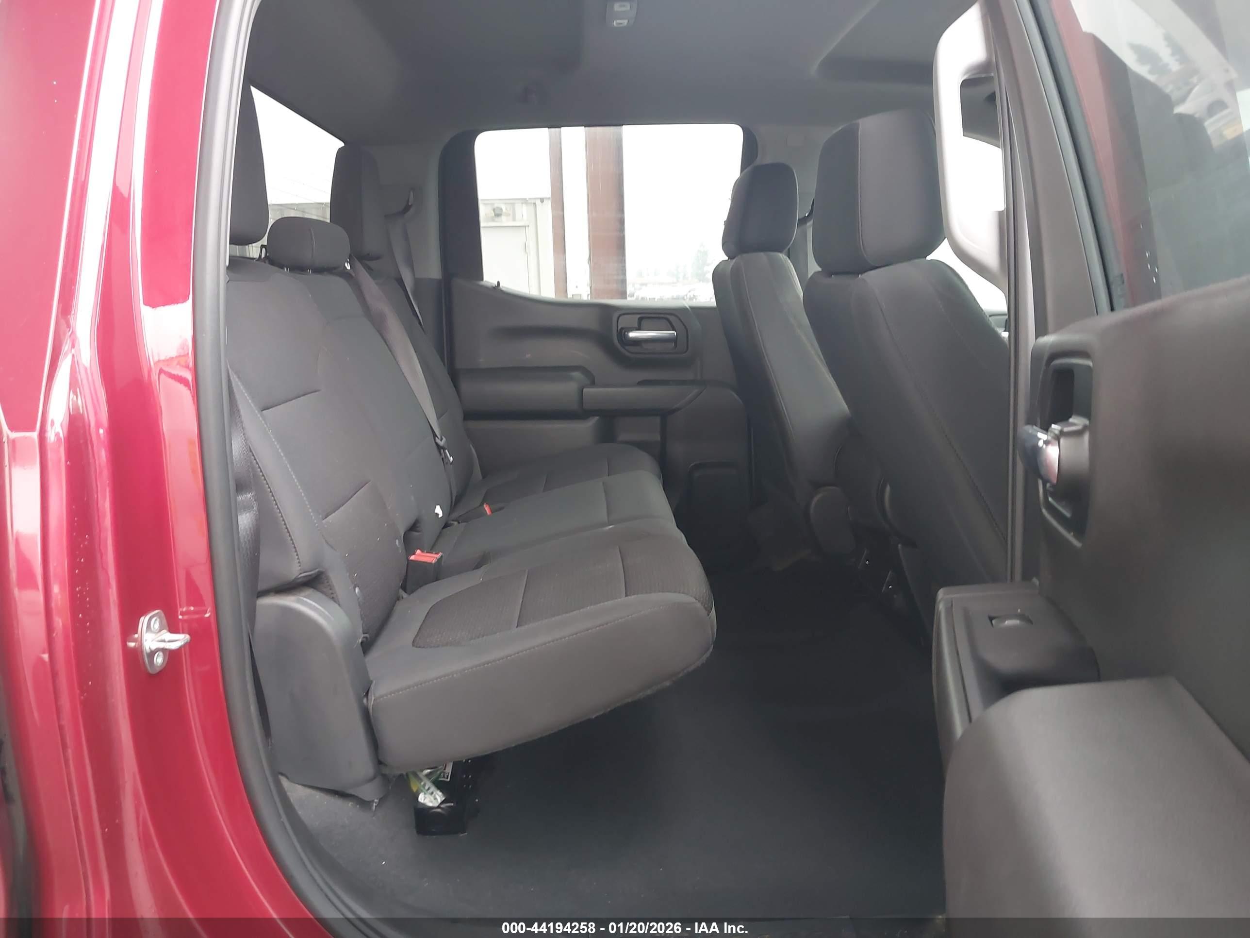 CHEVROLET SILVERADO image 8