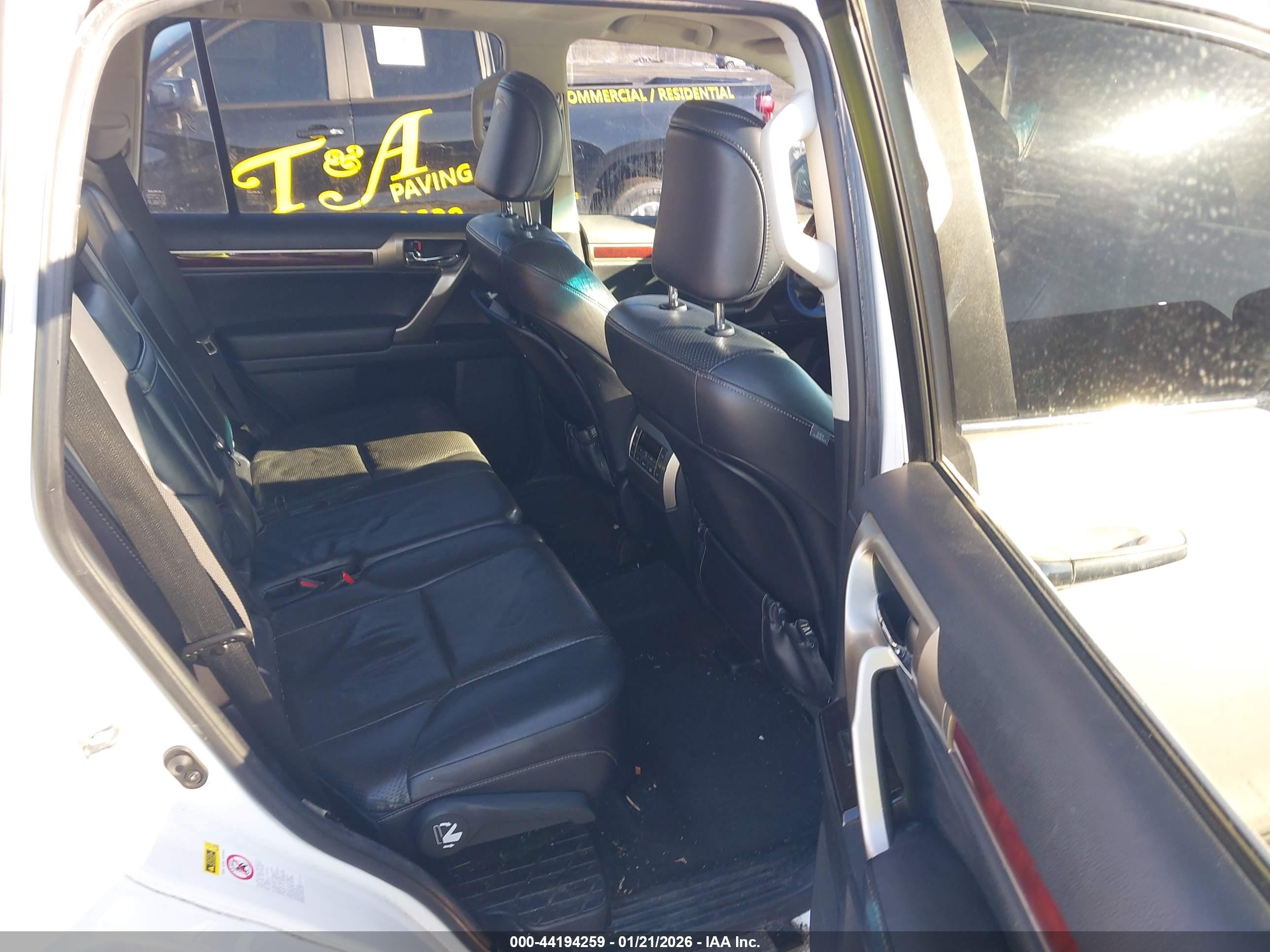 LEXUS GX image 8