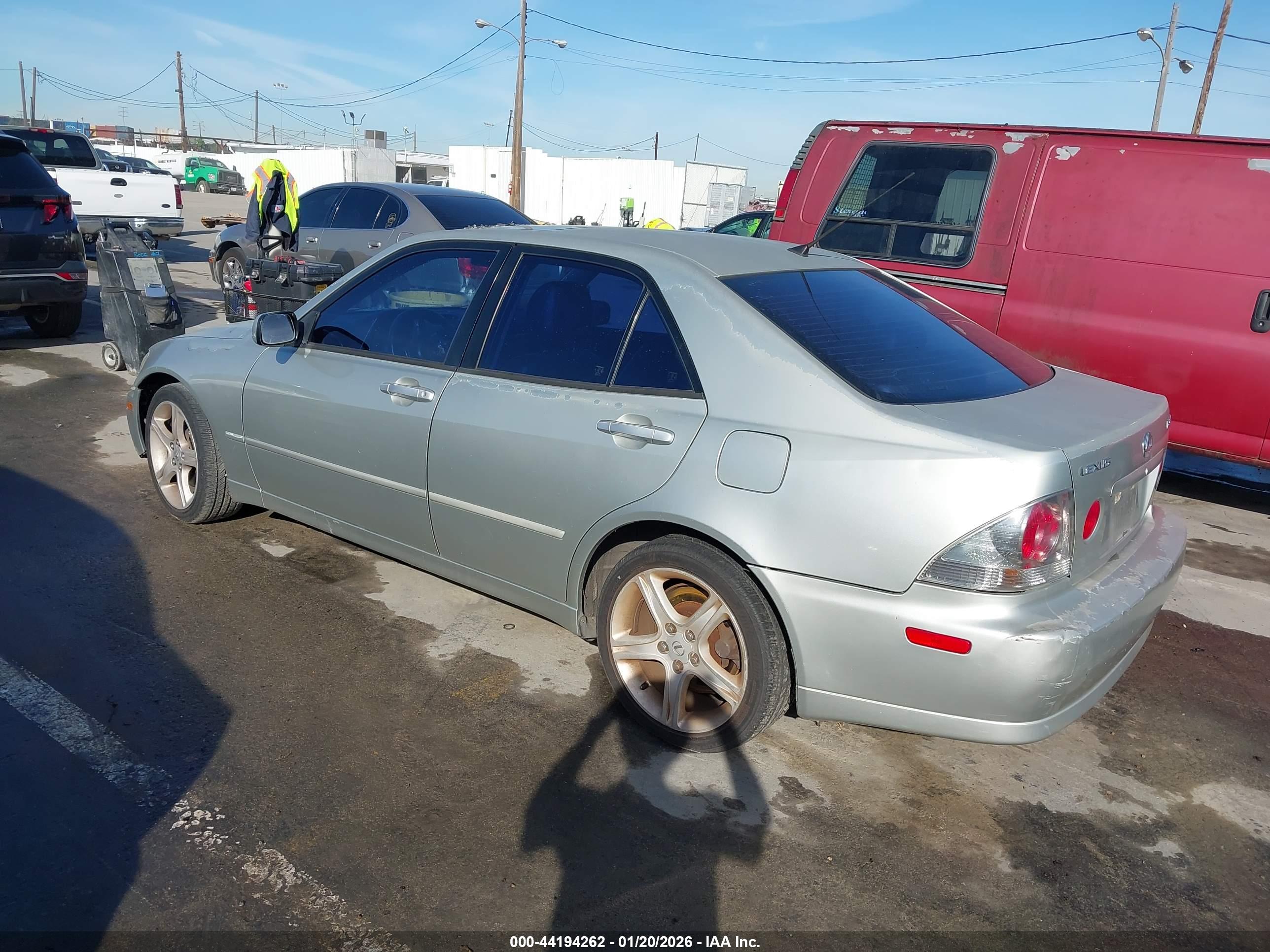 LEXUS IS image 3