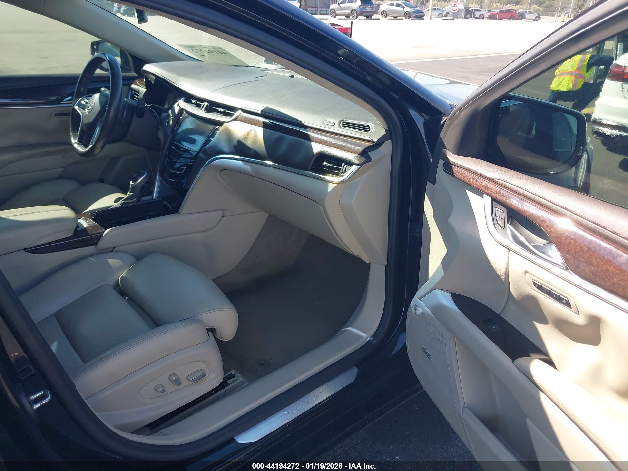 CADILLAC XTS image 5