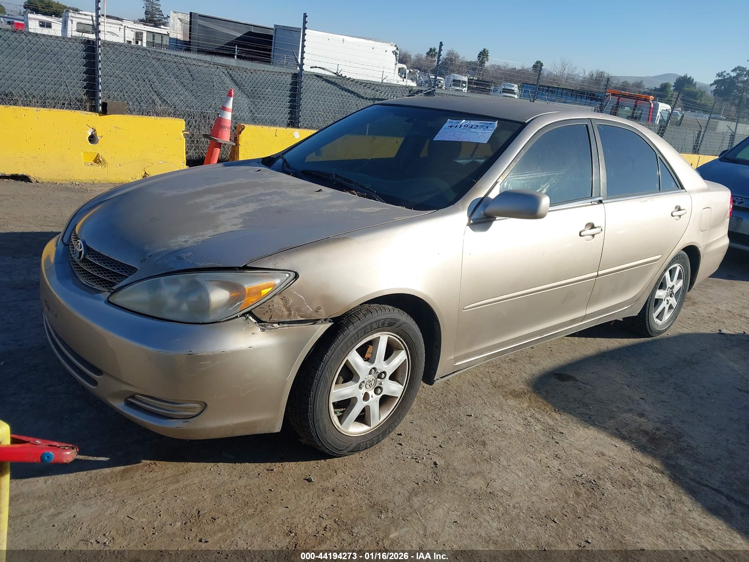 TOYOTA CAMRY image 2