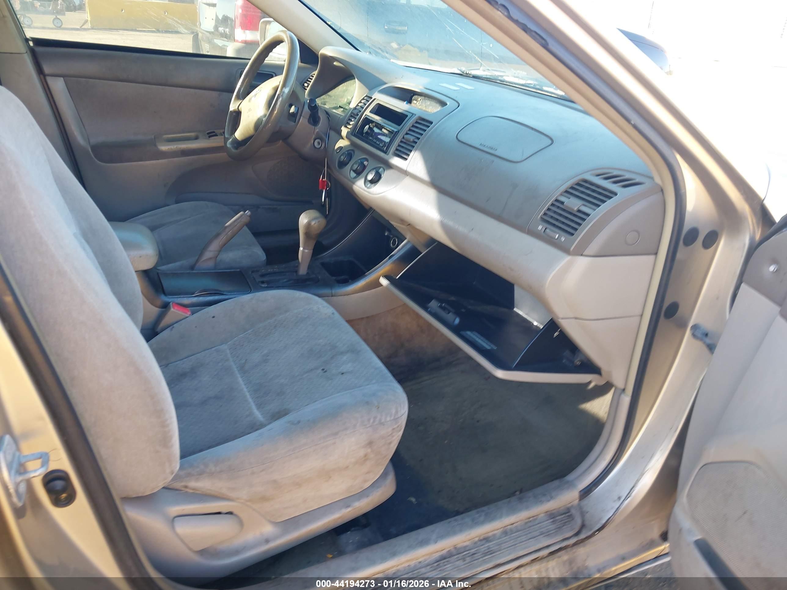 TOYOTA CAMRY image 5