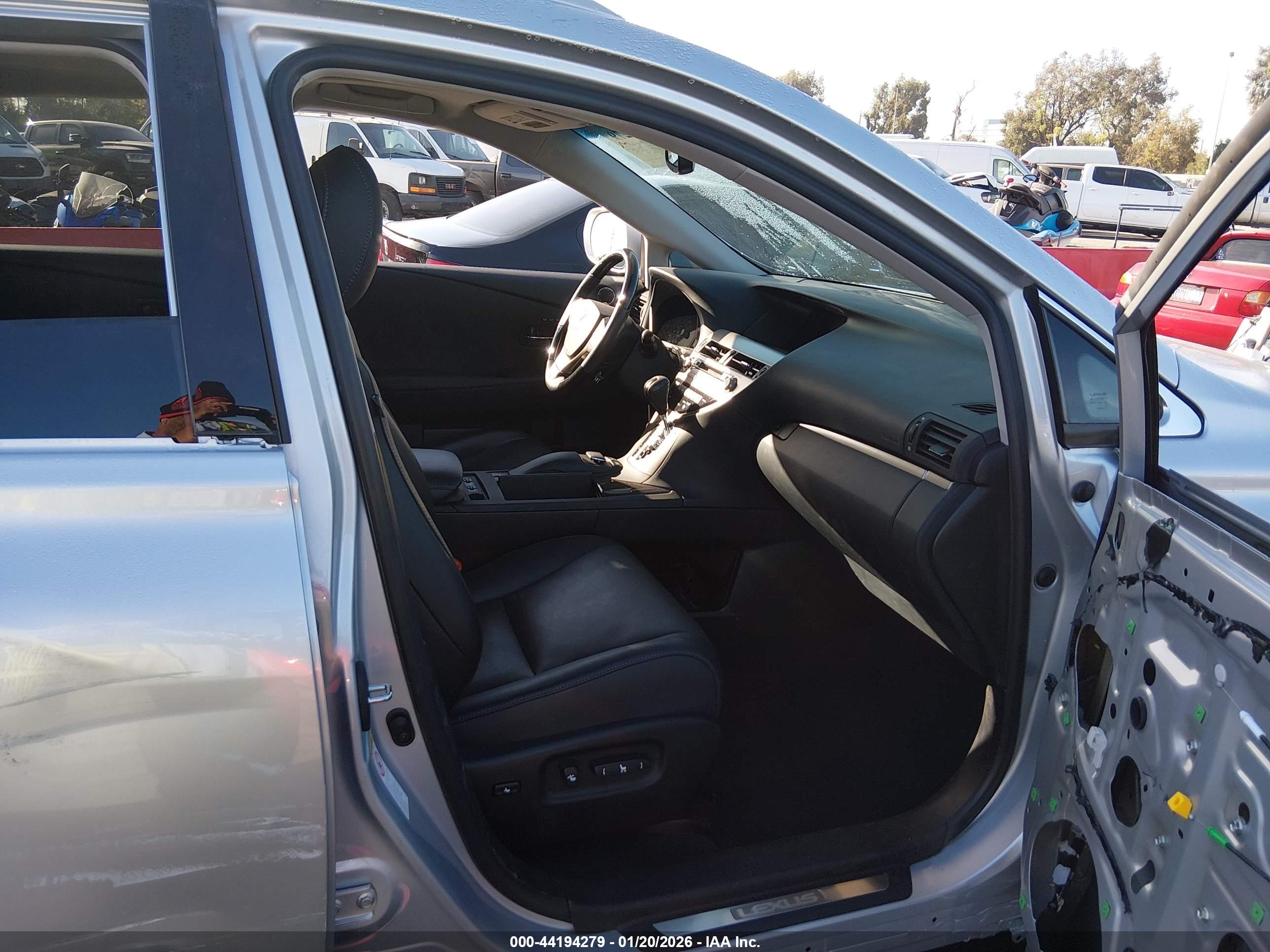 LEXUS RX image 5