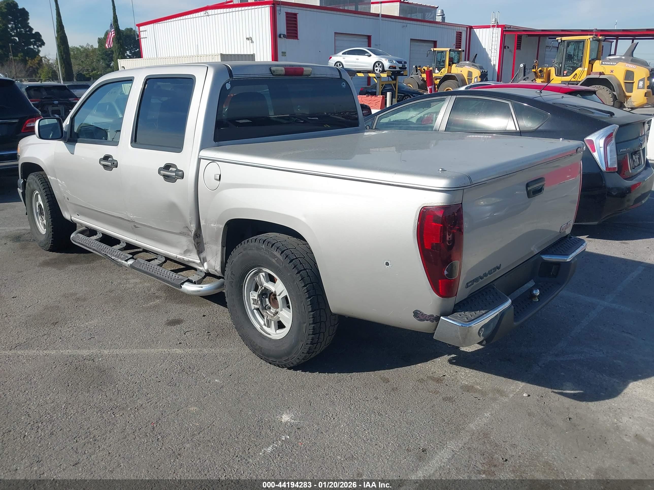 GMC CANYON image 3