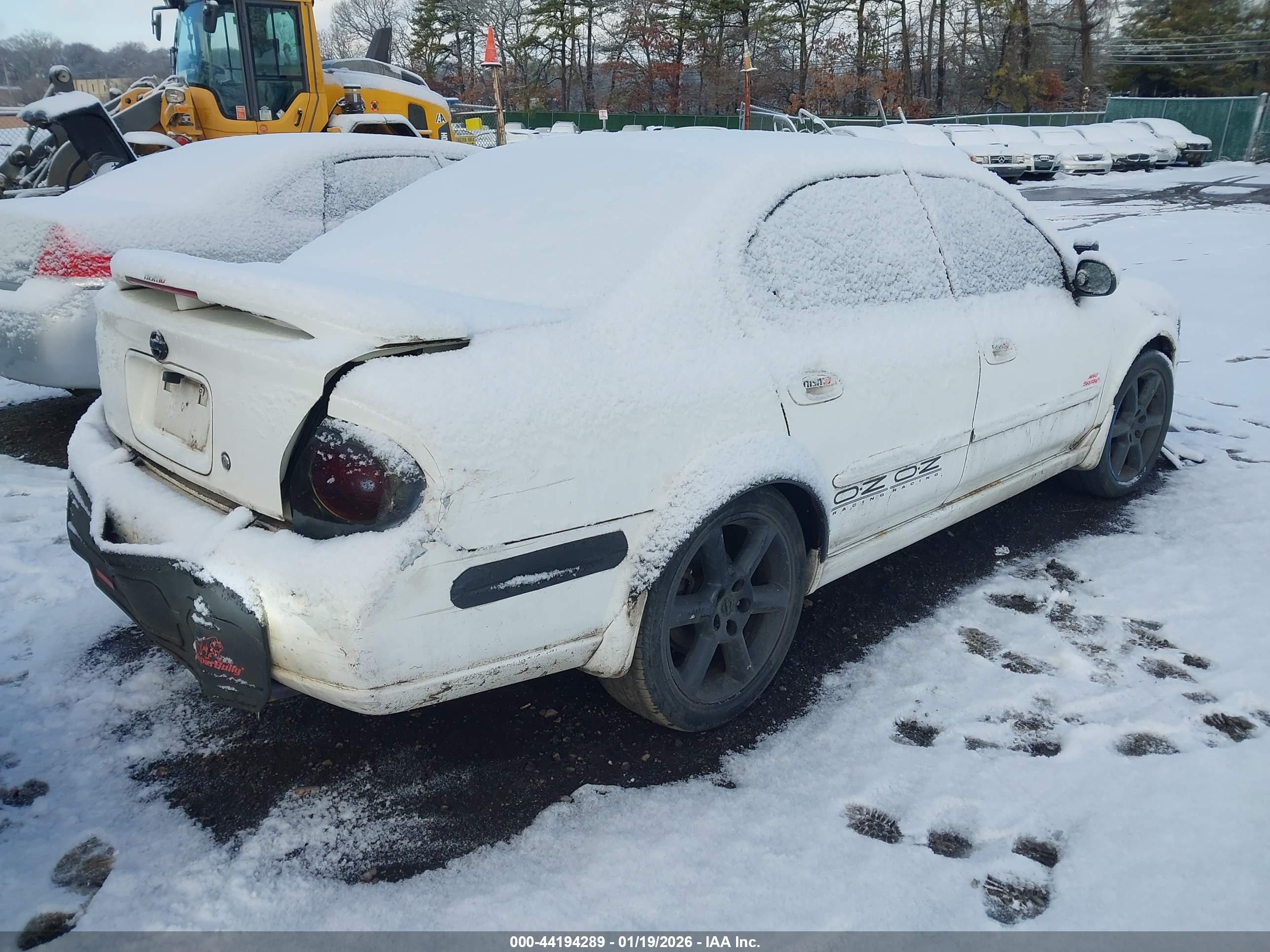 NISSAN MAXIMA image 4