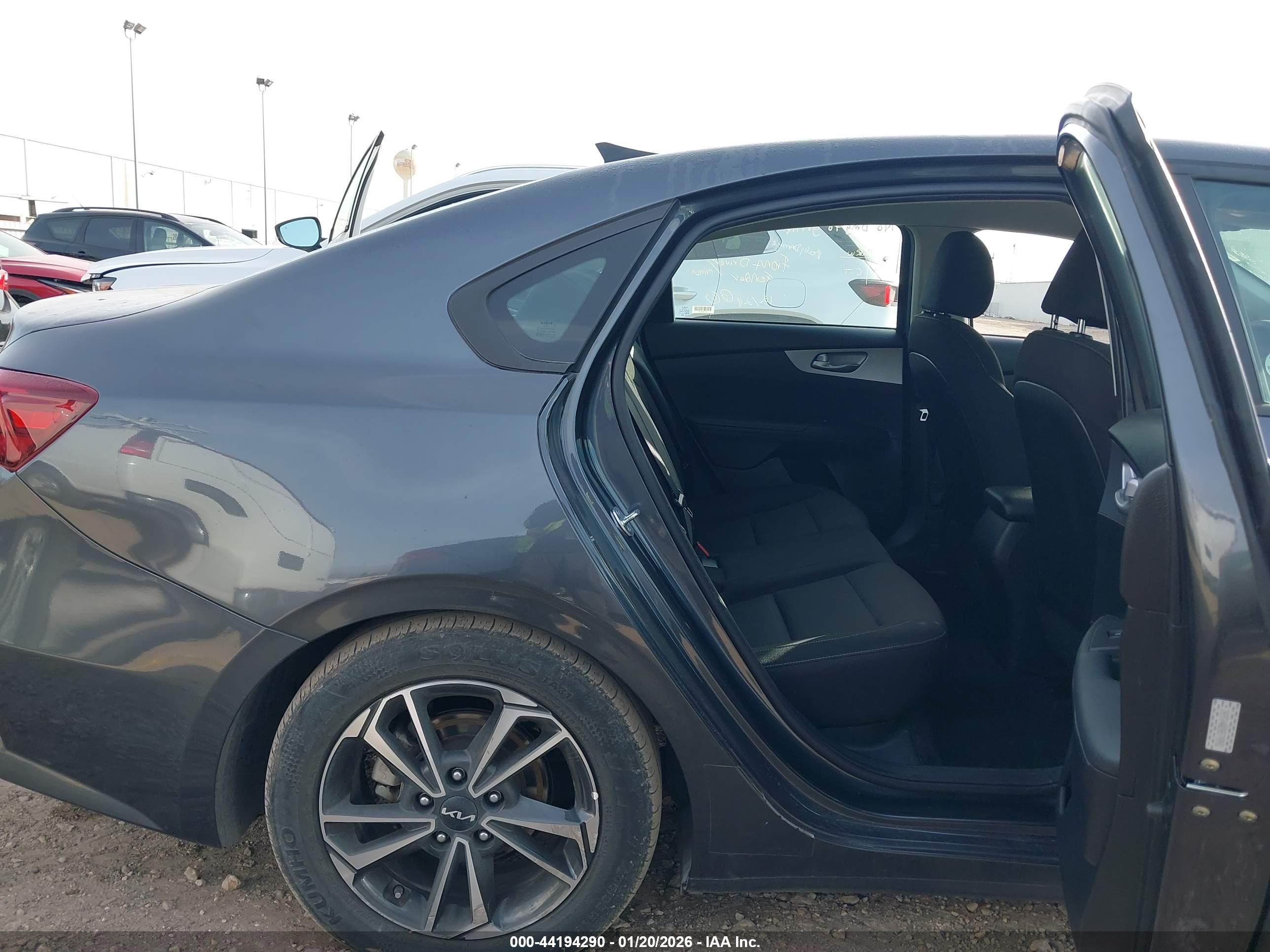 KIA FORTE image 8