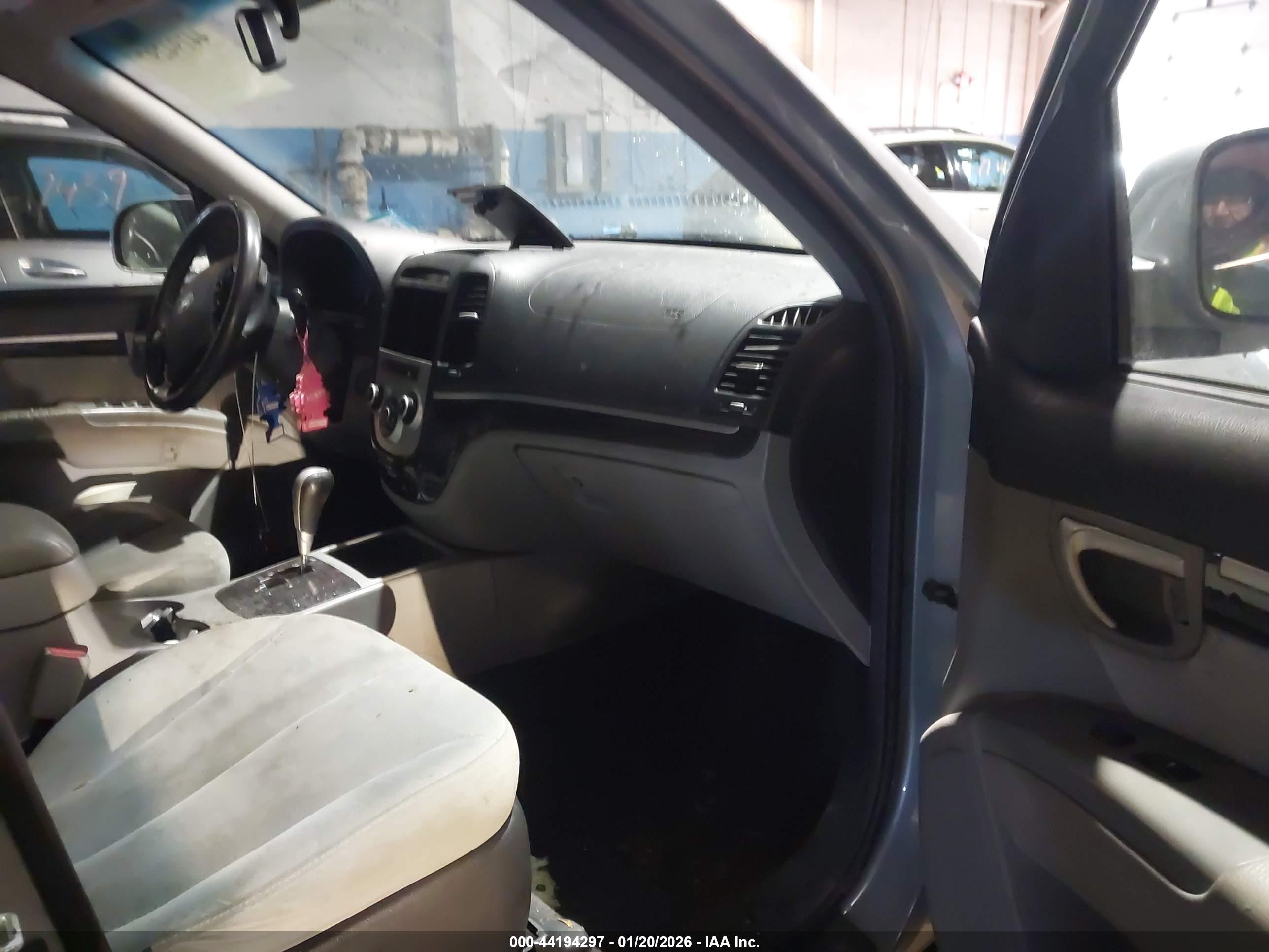 HYUNDAI SANTA image 5