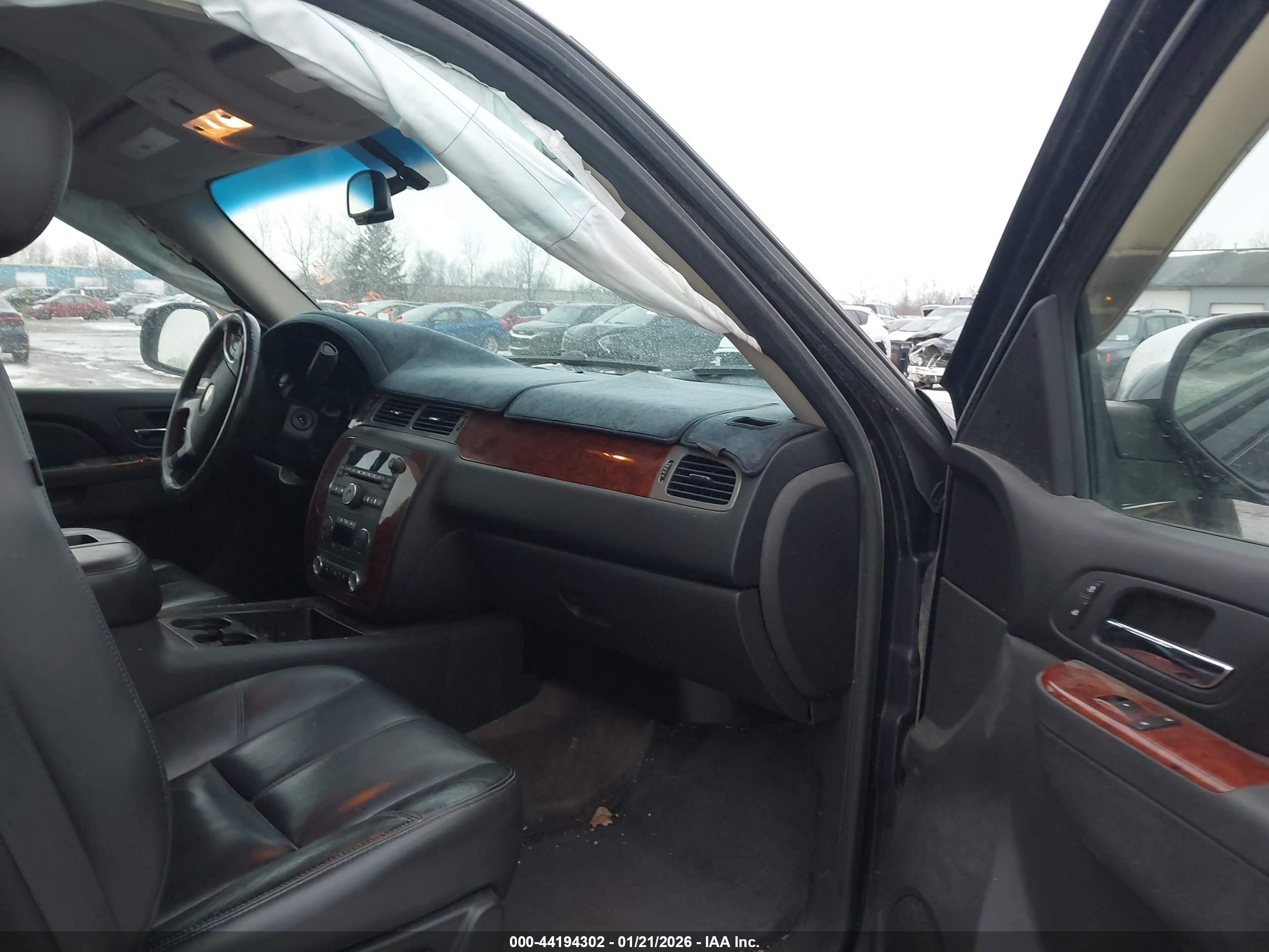 CHEVROLET TAHOE image 5