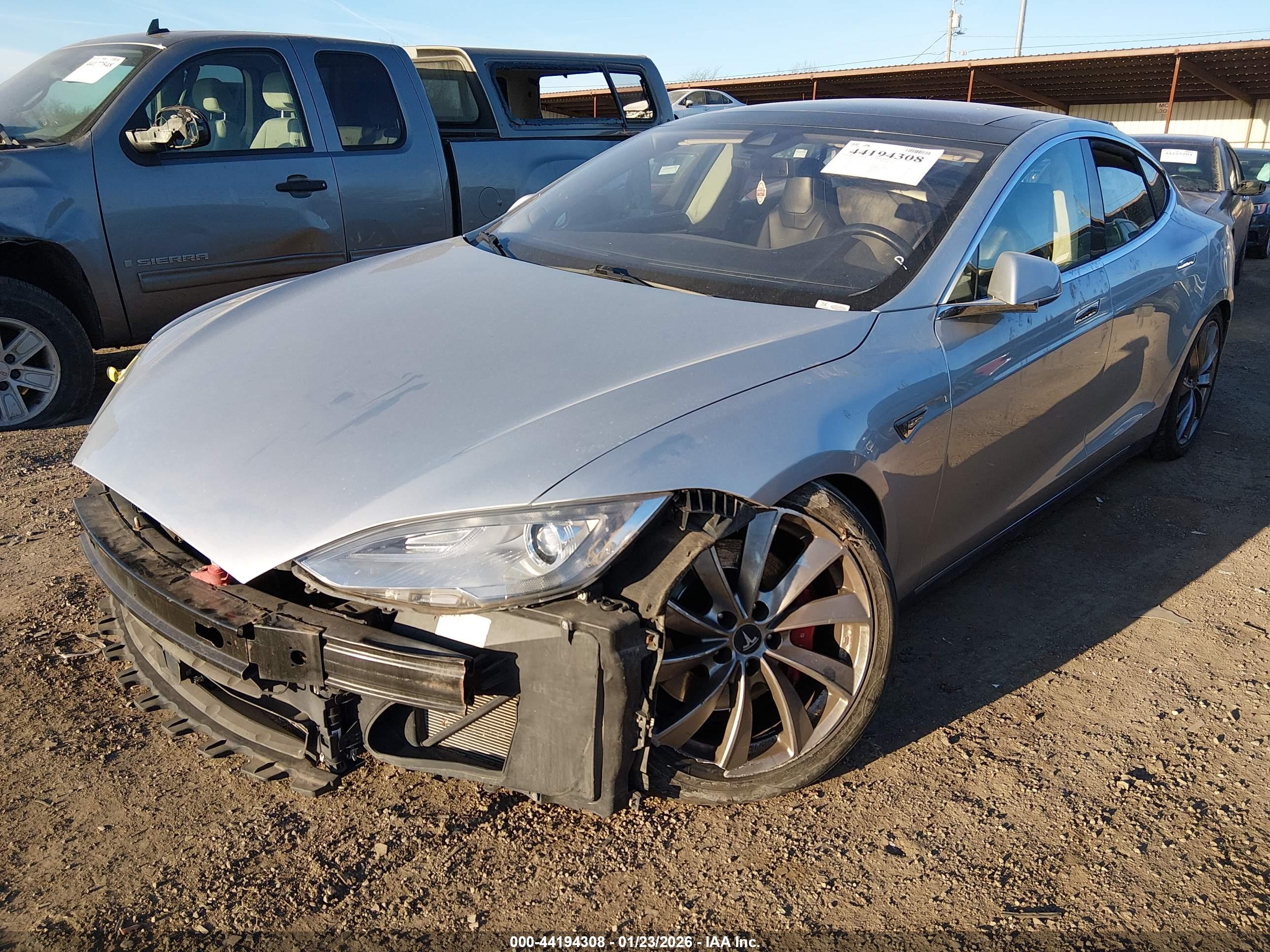 TESLA MODEL image 2