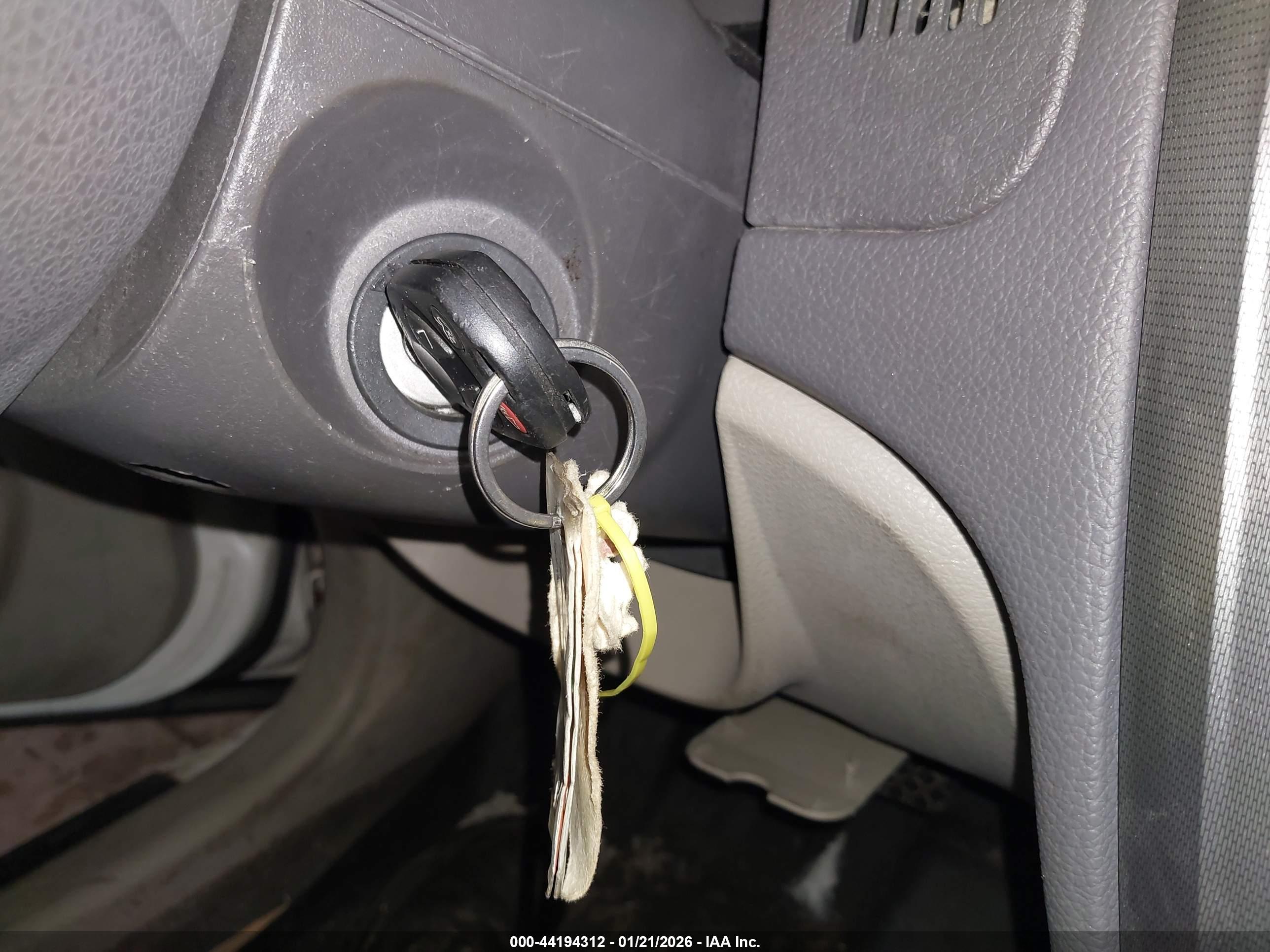 FORD FUSION image 11