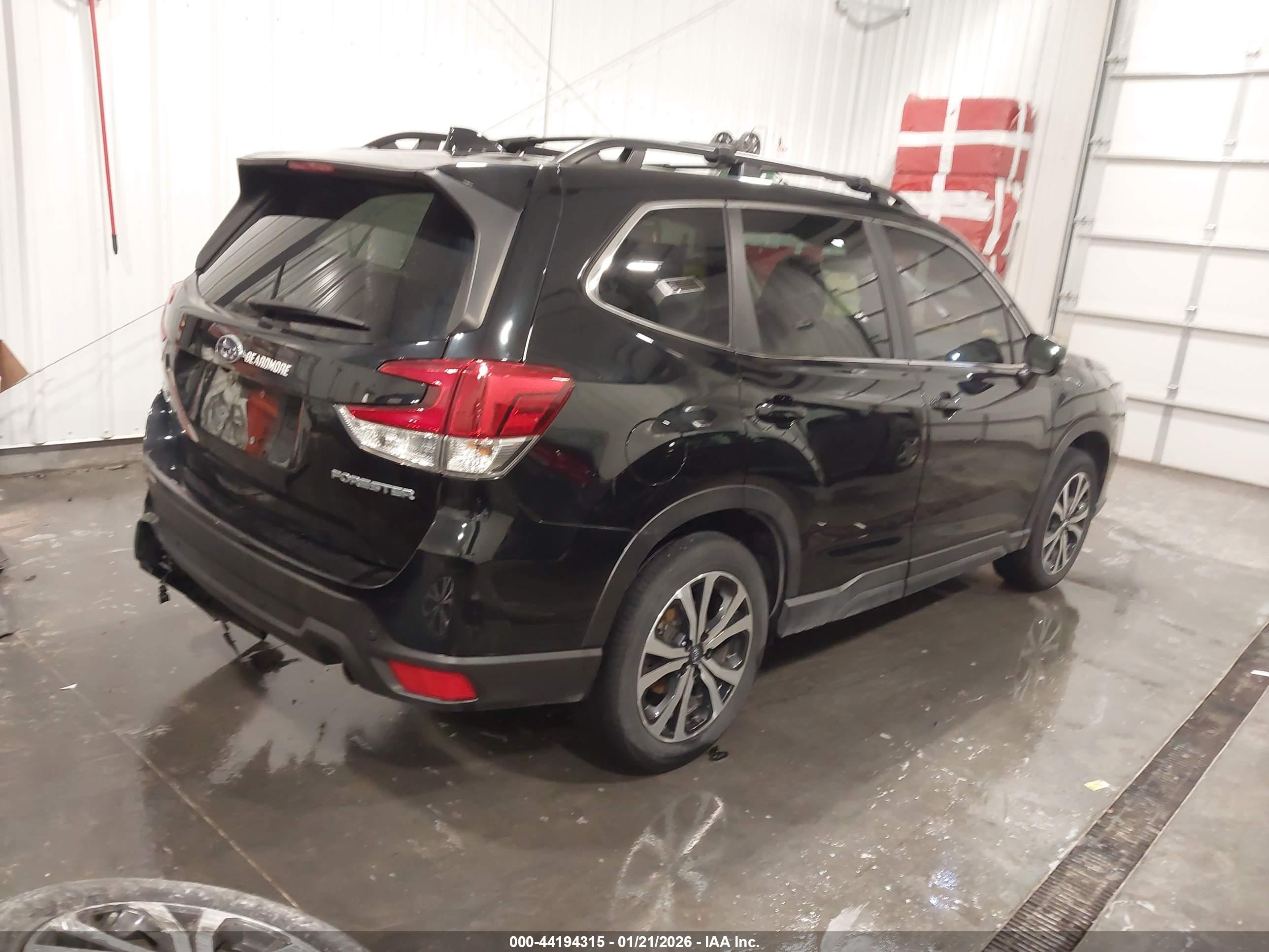 SUBARU FORESTER image 4