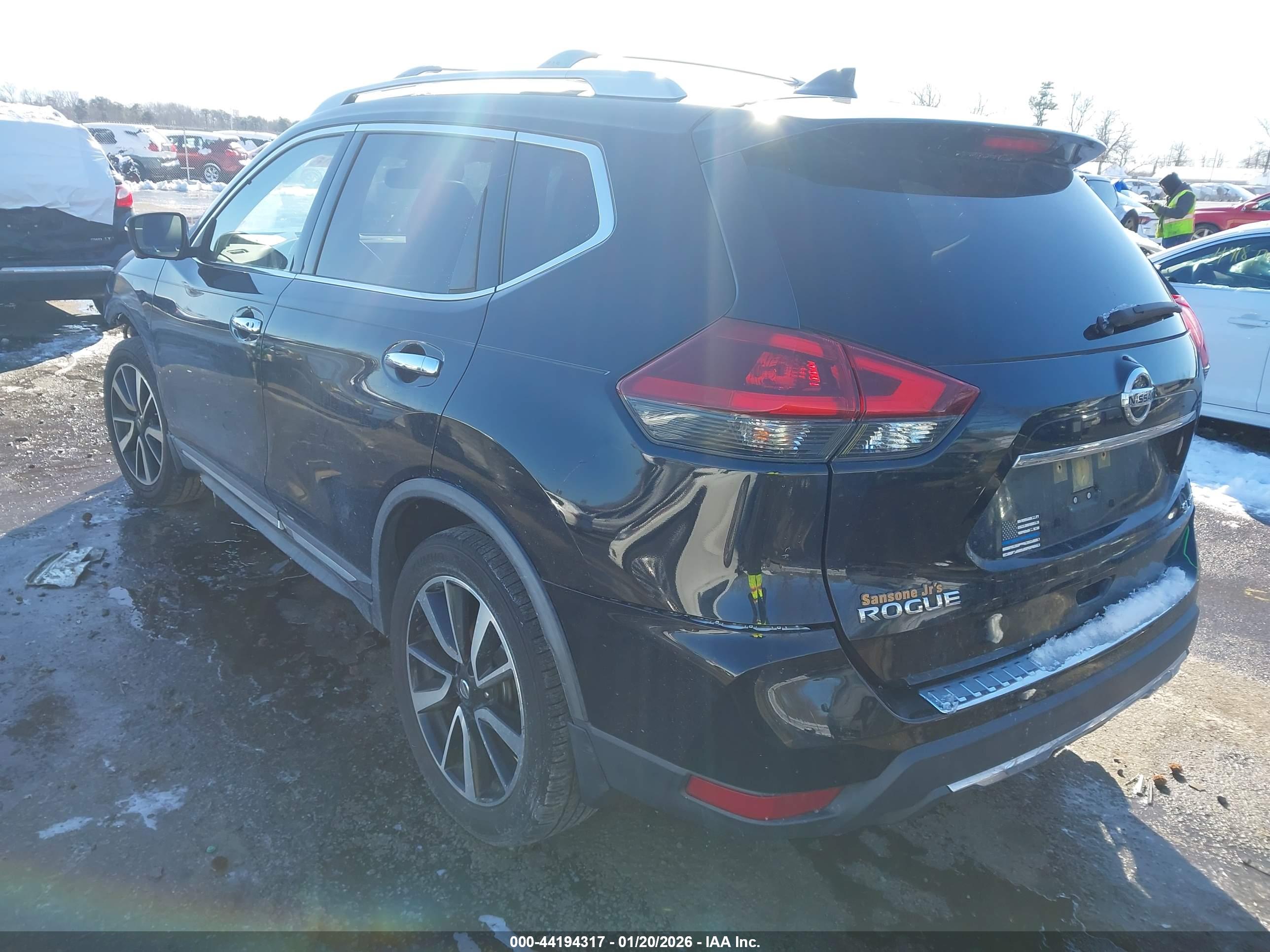 NISSAN ROGUE image 3