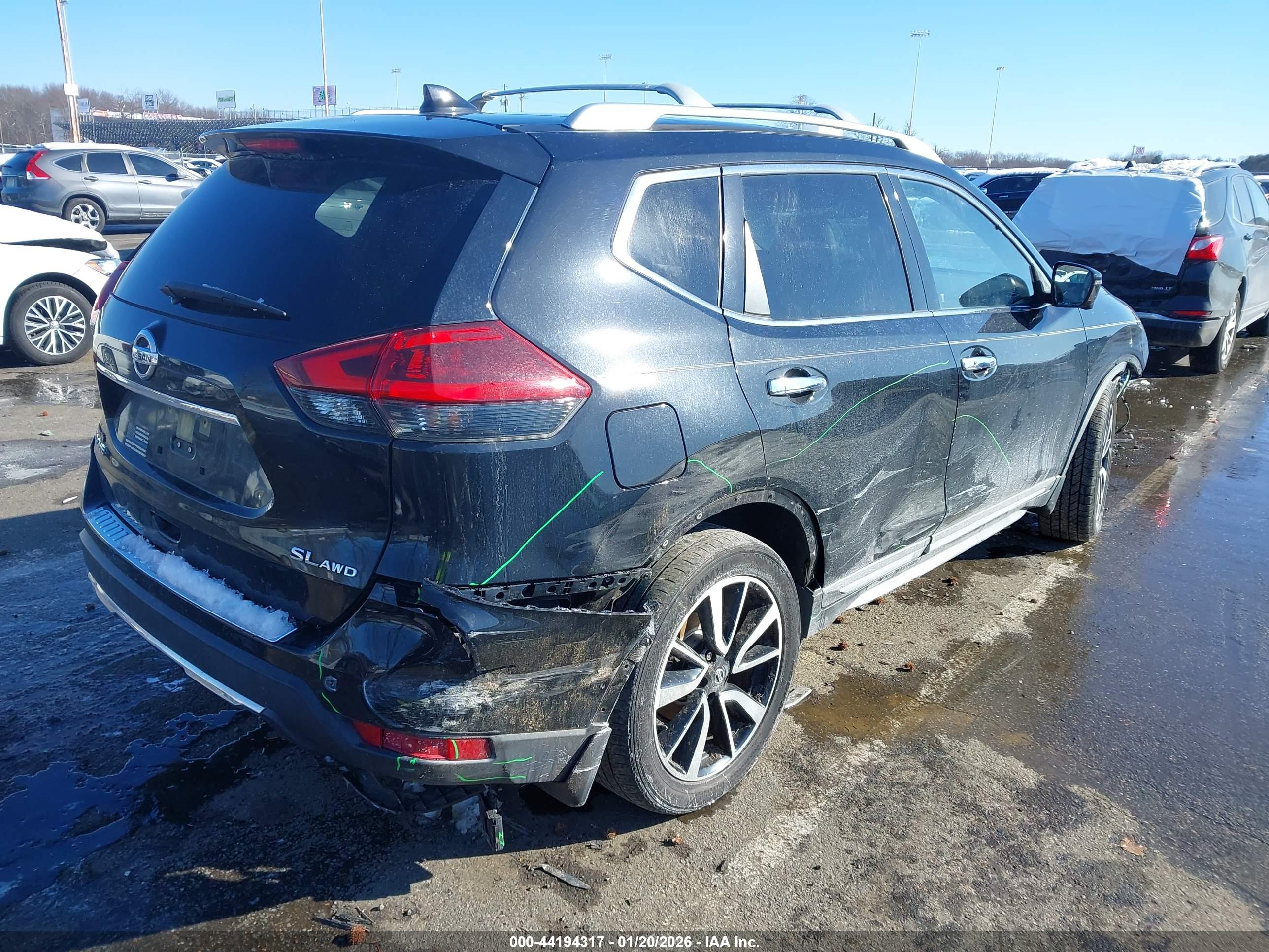 NISSAN ROGUE image 4
