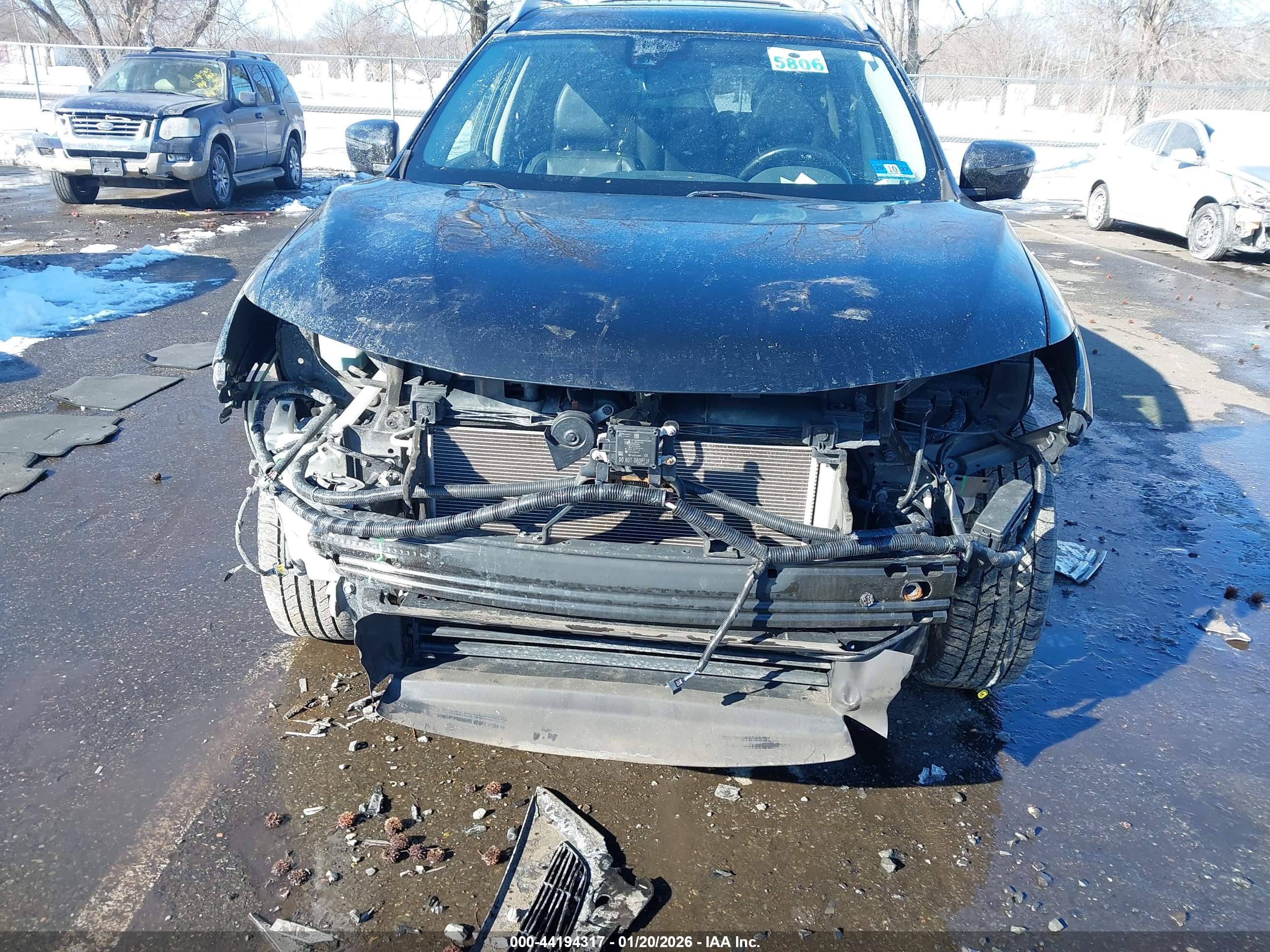 NISSAN ROGUE image 6