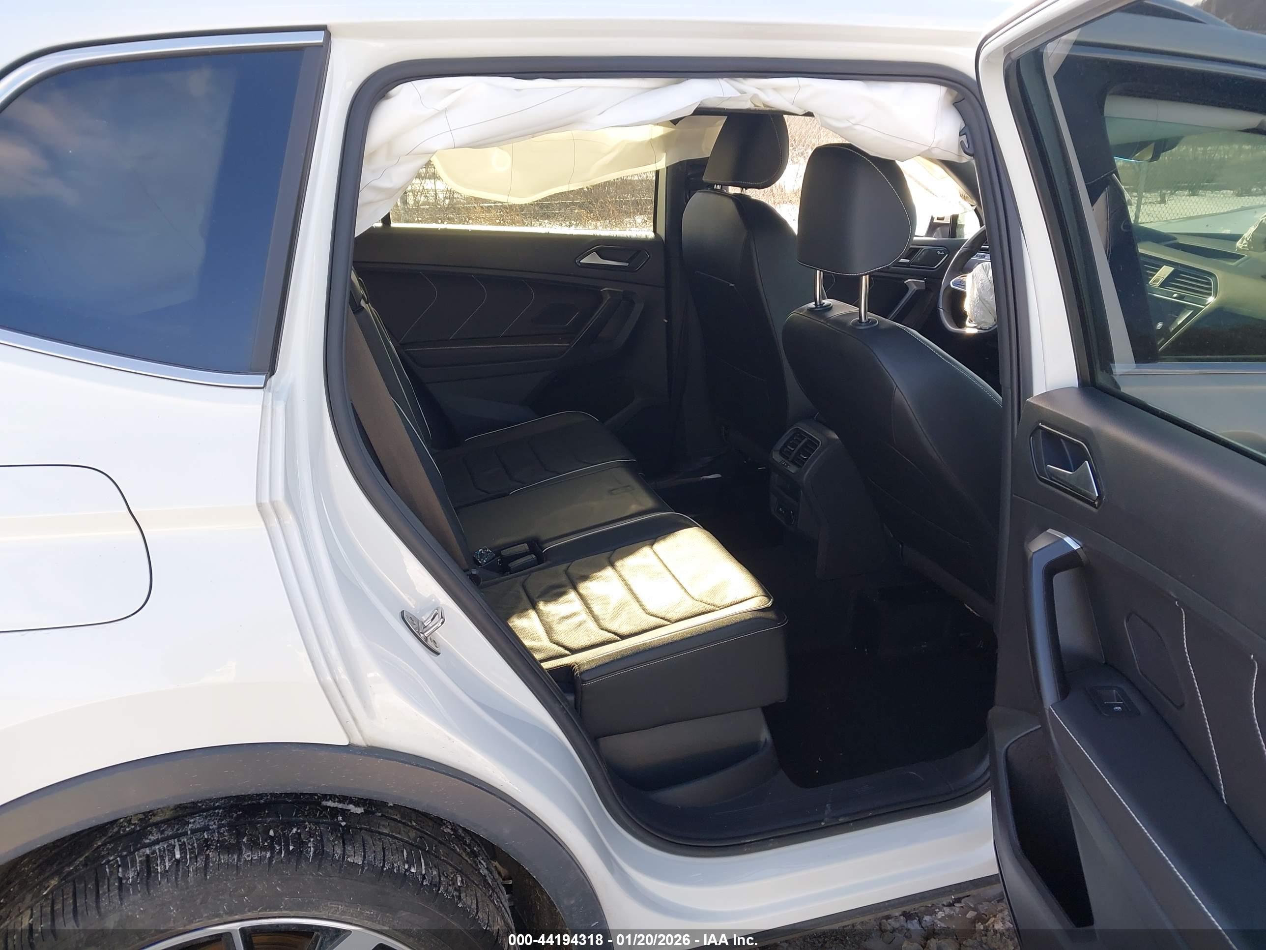 VOLKSWAGEN TIGUAN image 8
