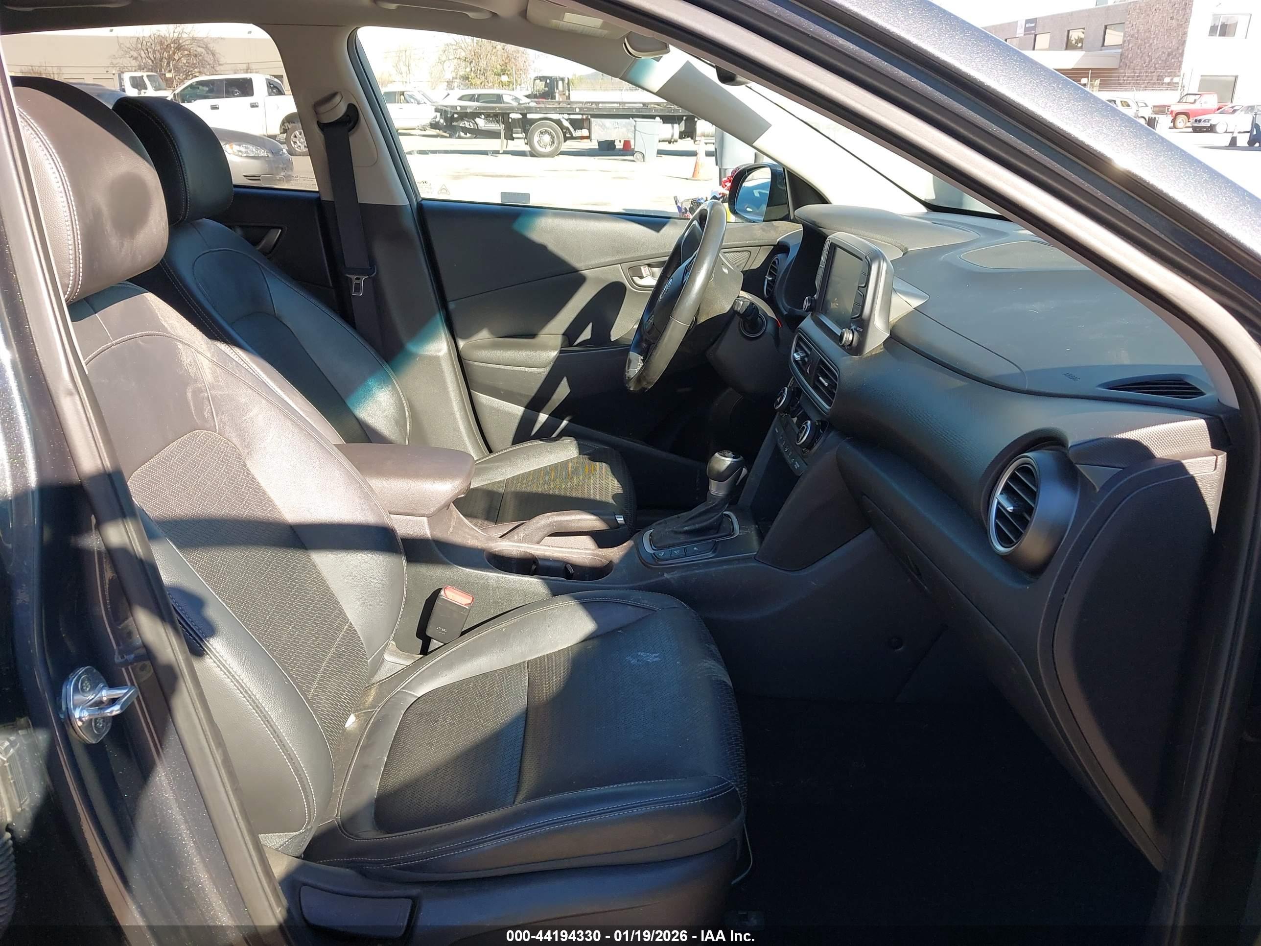 HYUNDAI KONA image 5