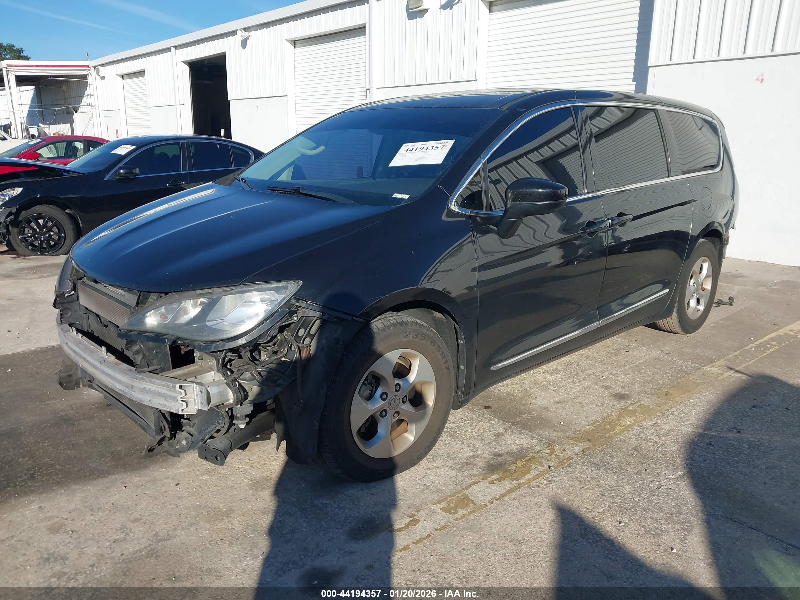 CHRYSLER PACIFICA image 2