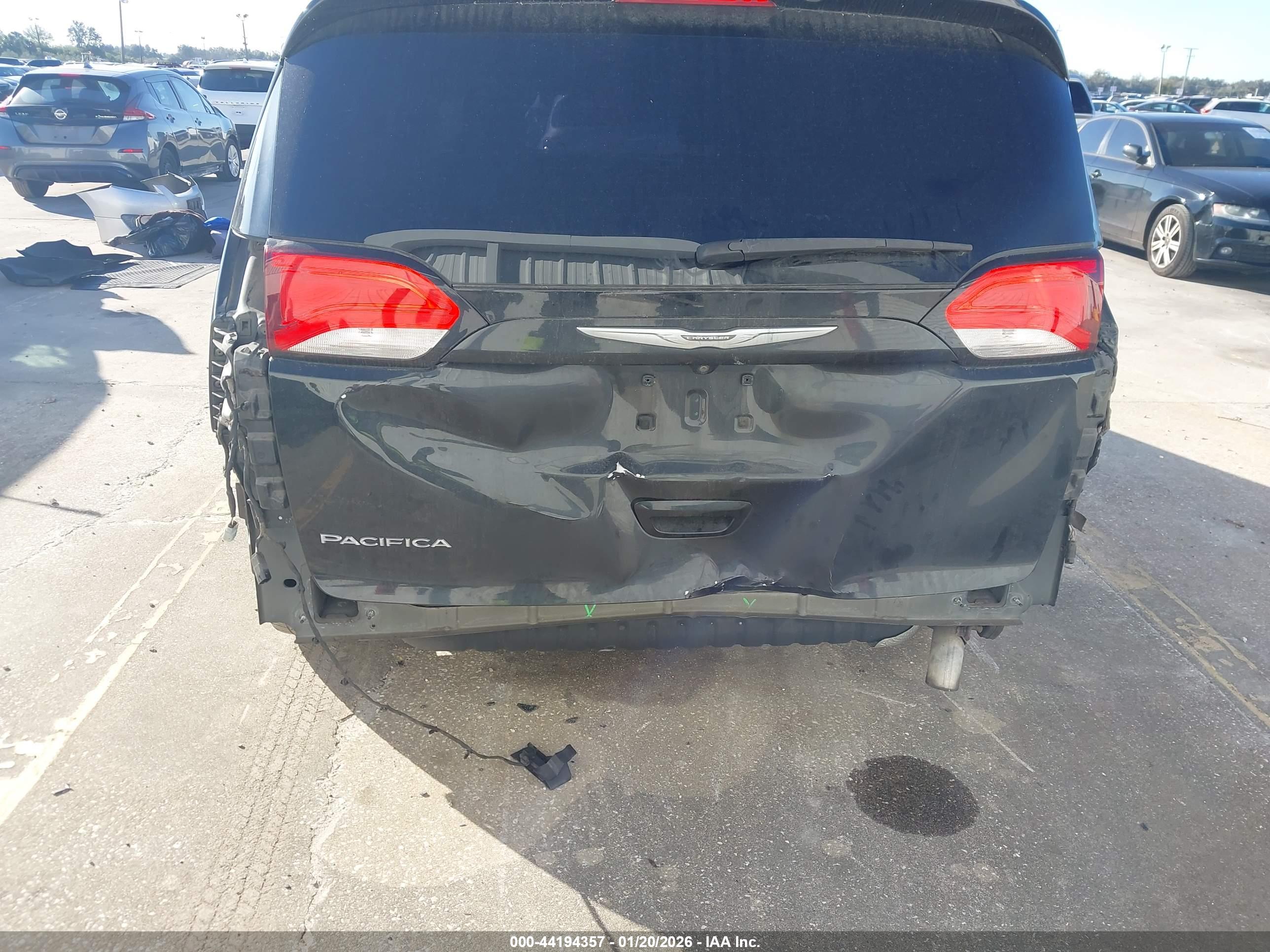 CHRYSLER PACIFICA image 6