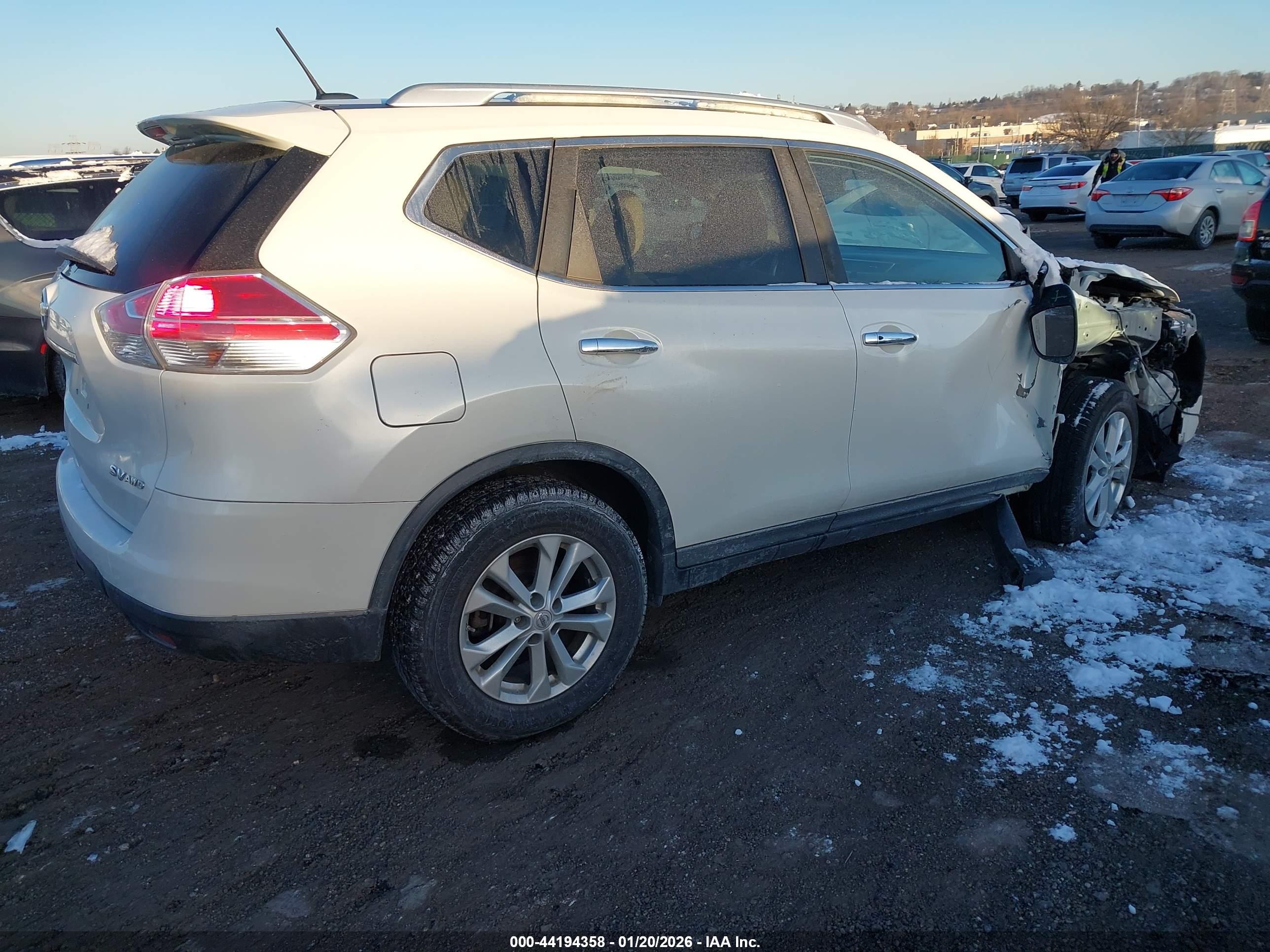 NISSAN ROGUE image 4