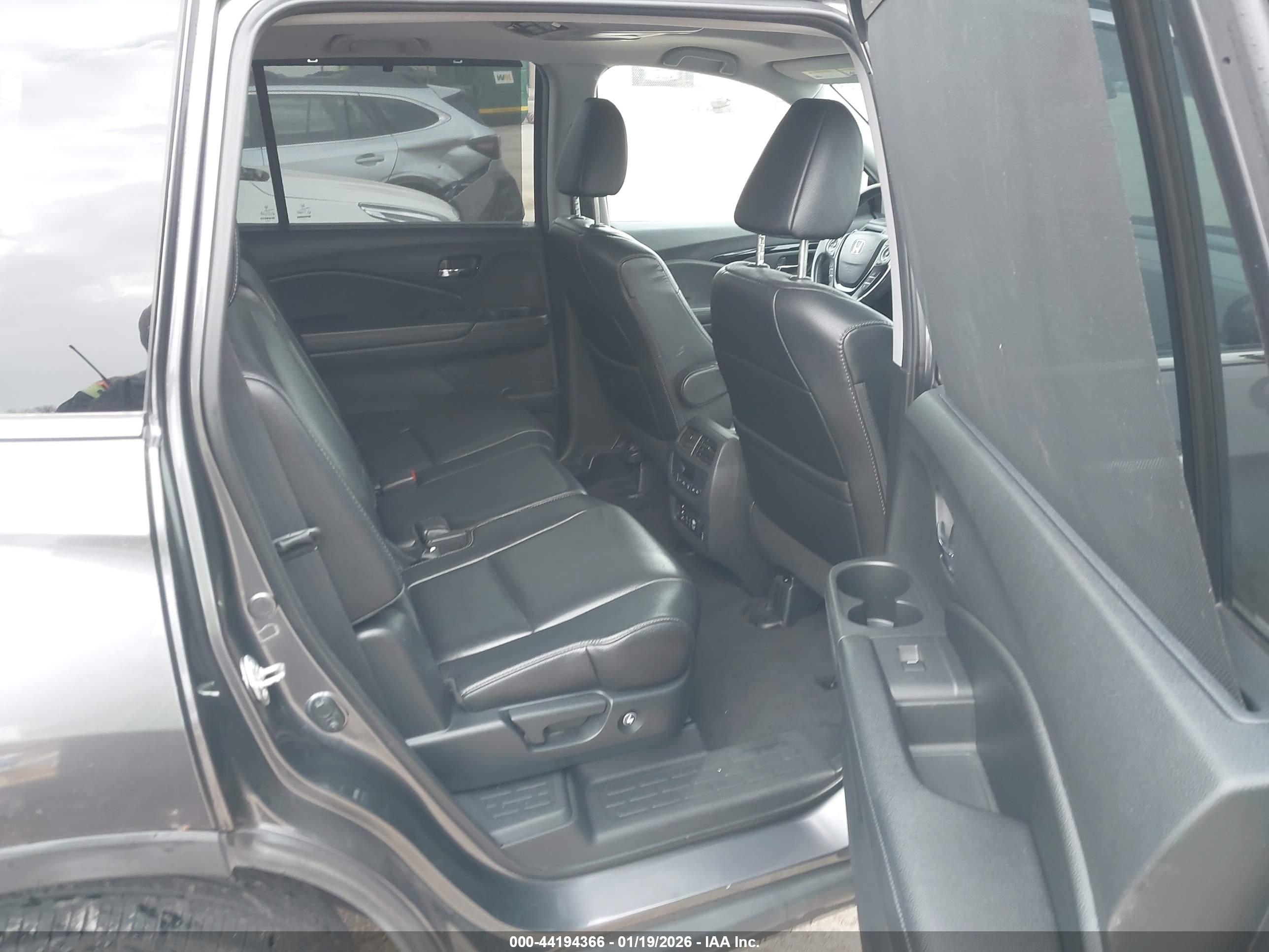 HONDA PILOT image 8