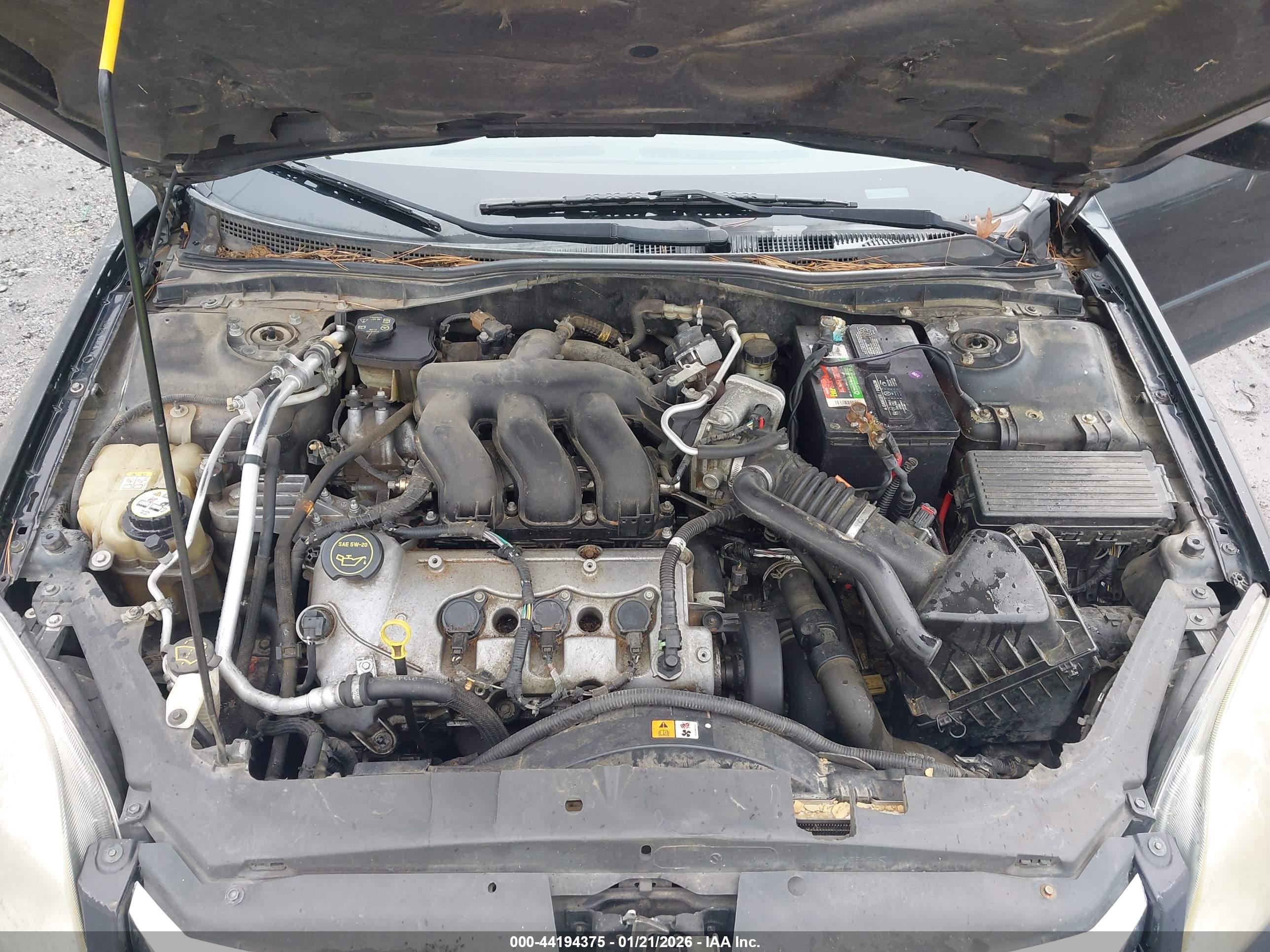 FORD FUSION image 10
