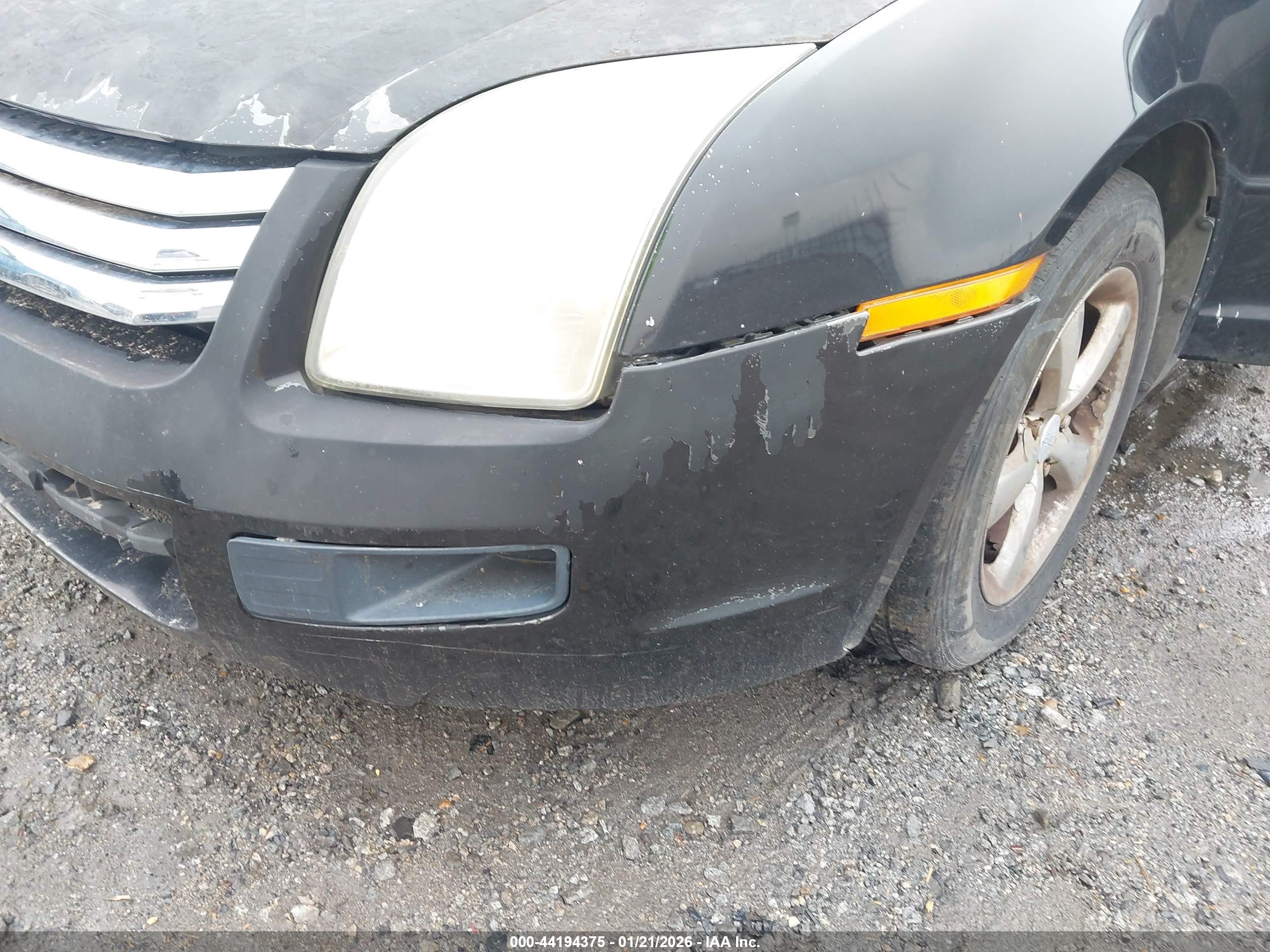 FORD FUSION image 6