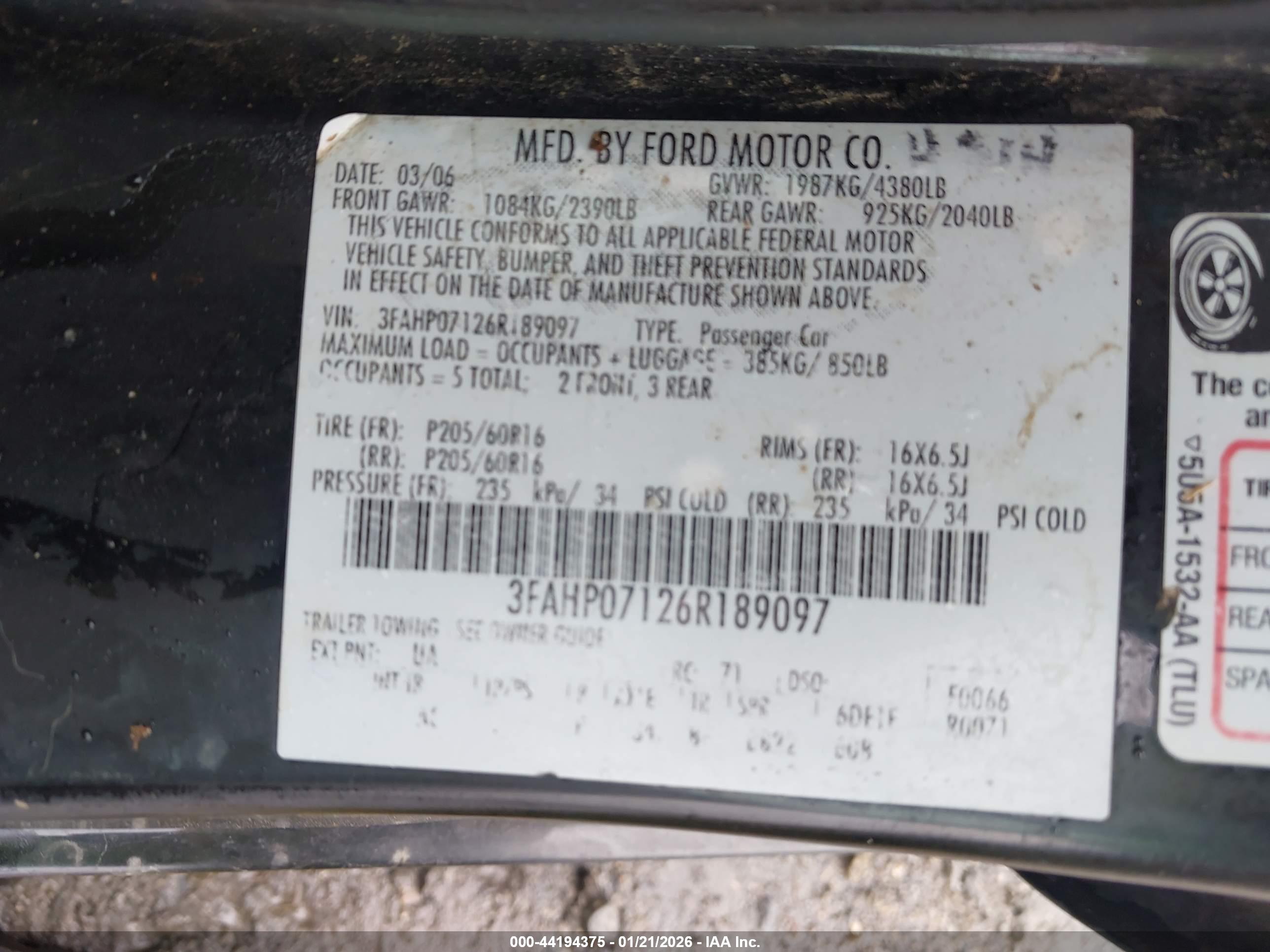 FORD FUSION image 9