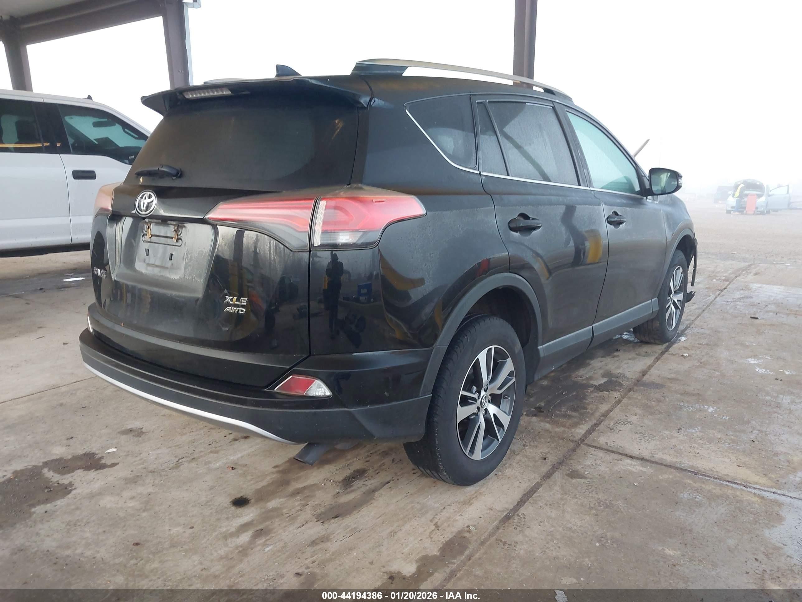 TOYOTA RAV4 image 4