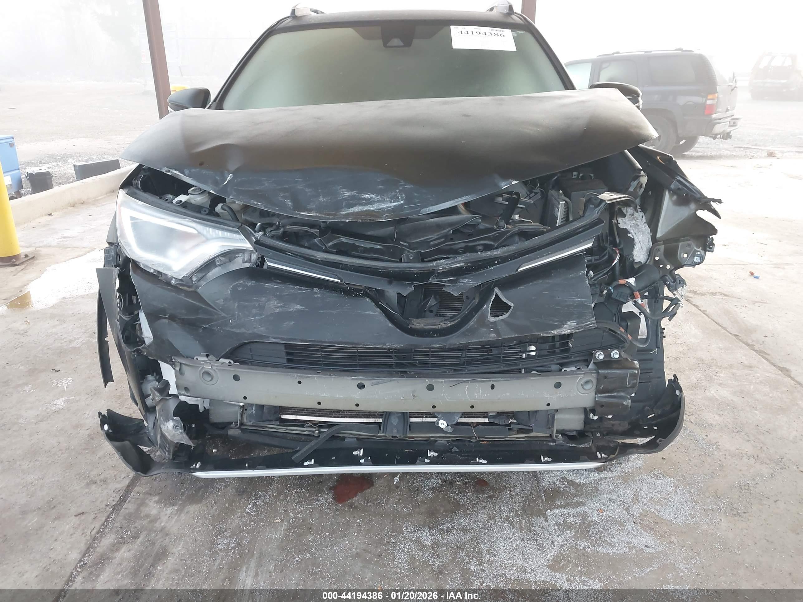 TOYOTA RAV4 image 6