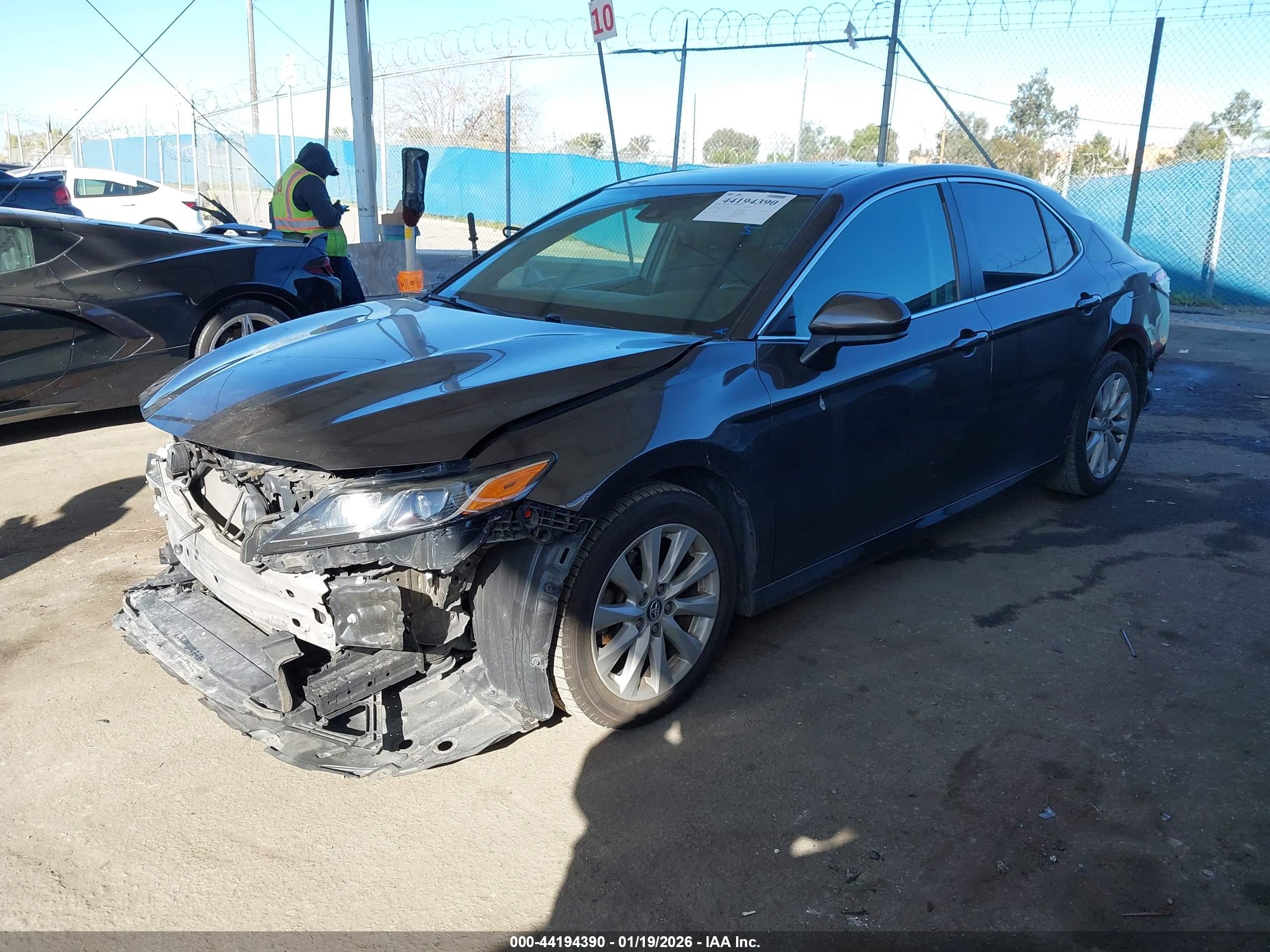 TOYOTA CAMRY image 2