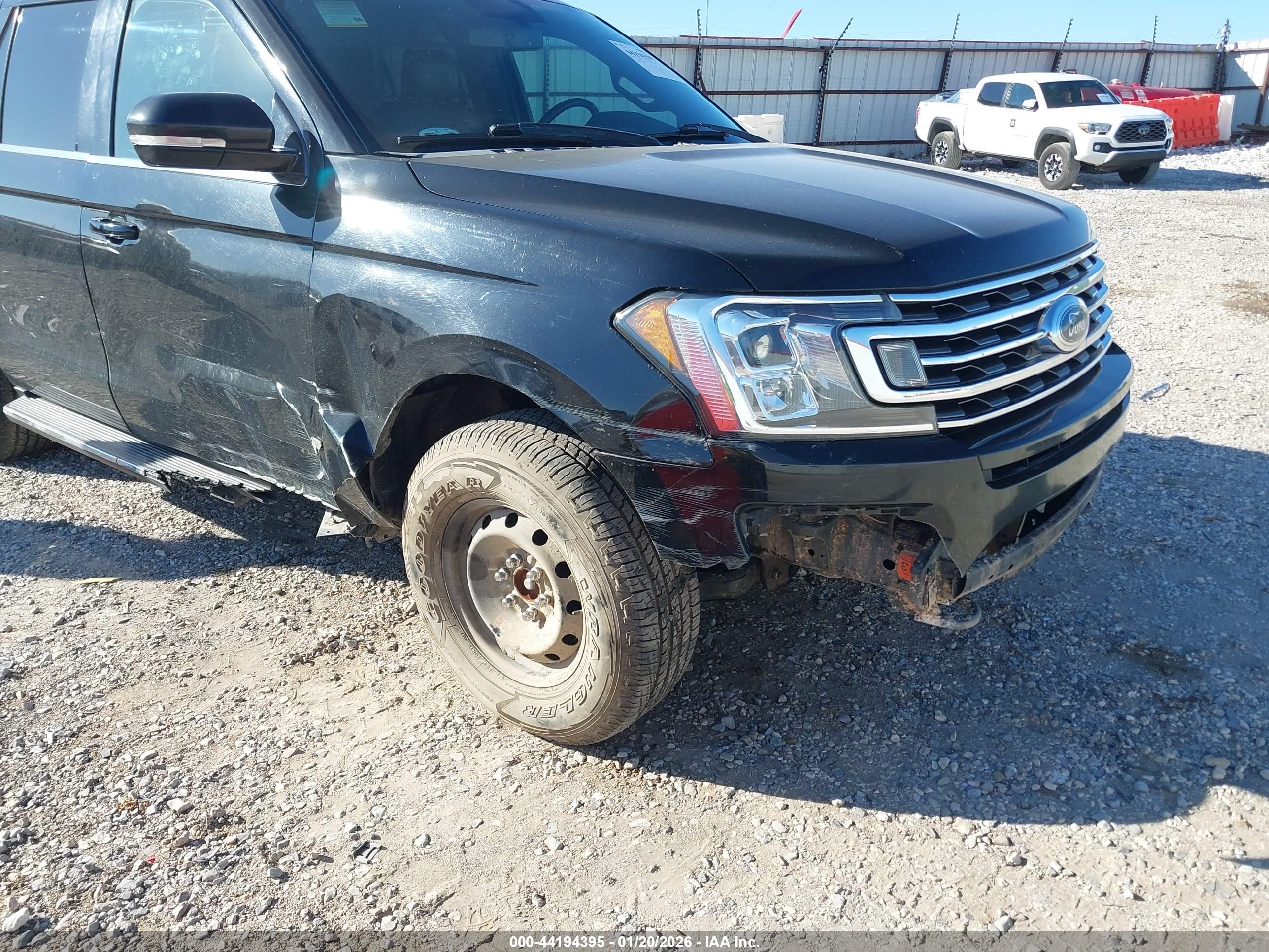 FORD EXPEDITION image 6